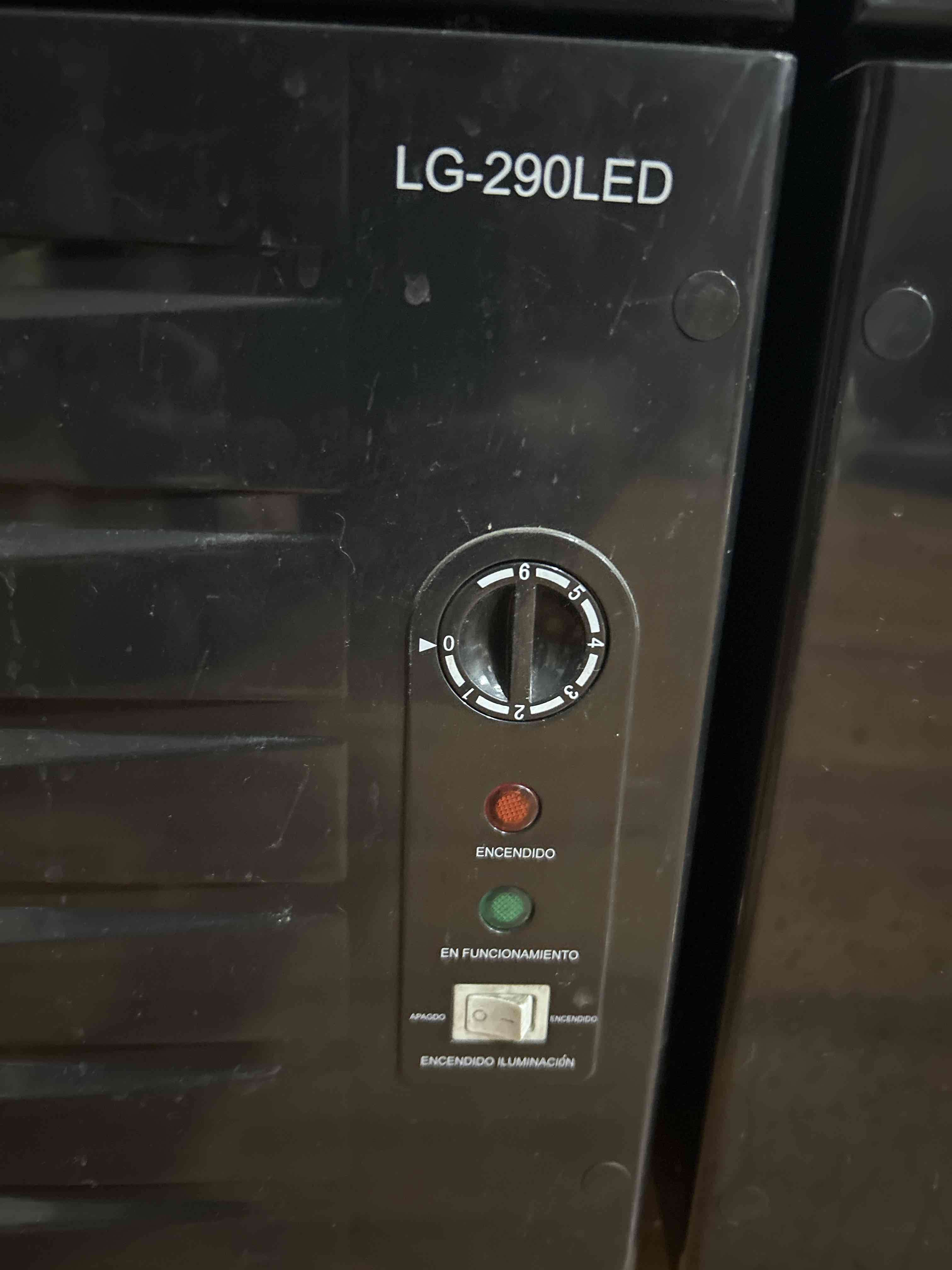 Refrigeradores exhibidores Ventus modelo LG290 LED - miniatura 2