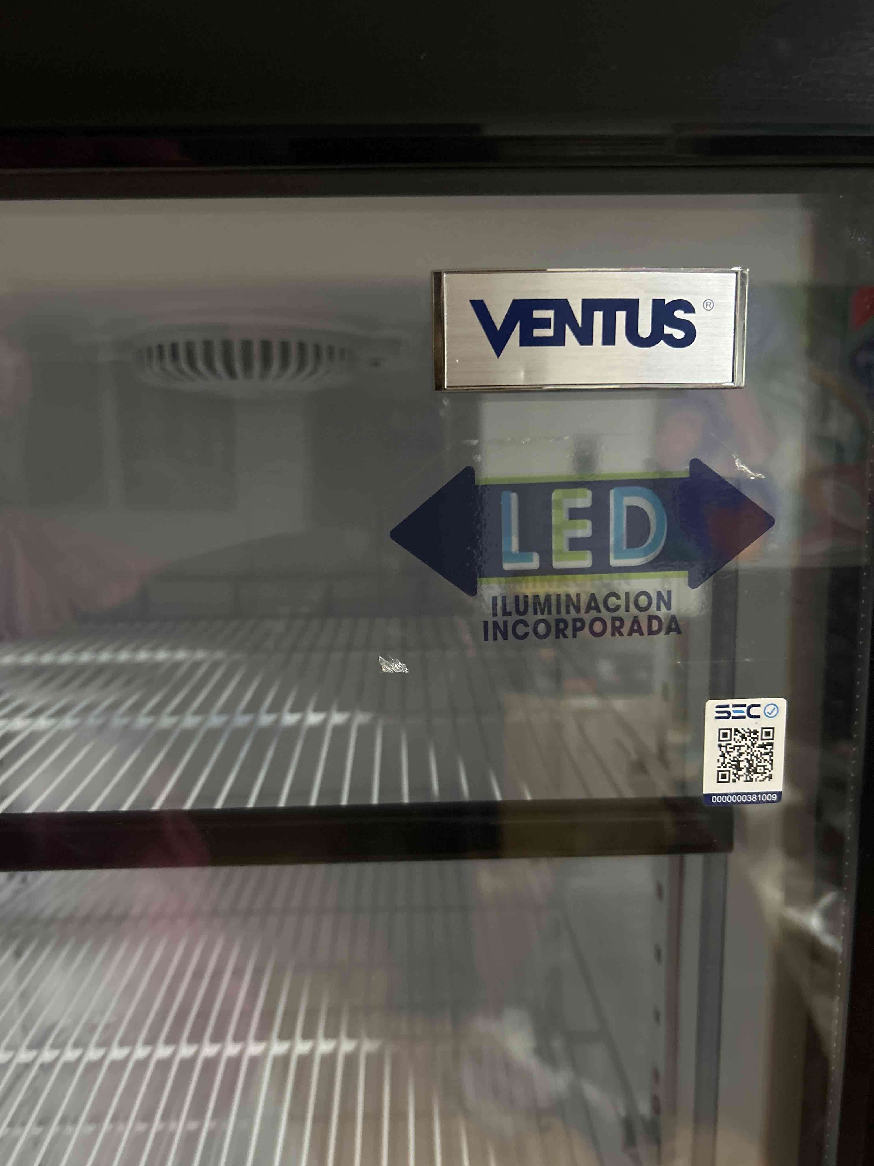 Refrigeradores exhibidores Ventus modelo LG290 LED - miniatura 3
