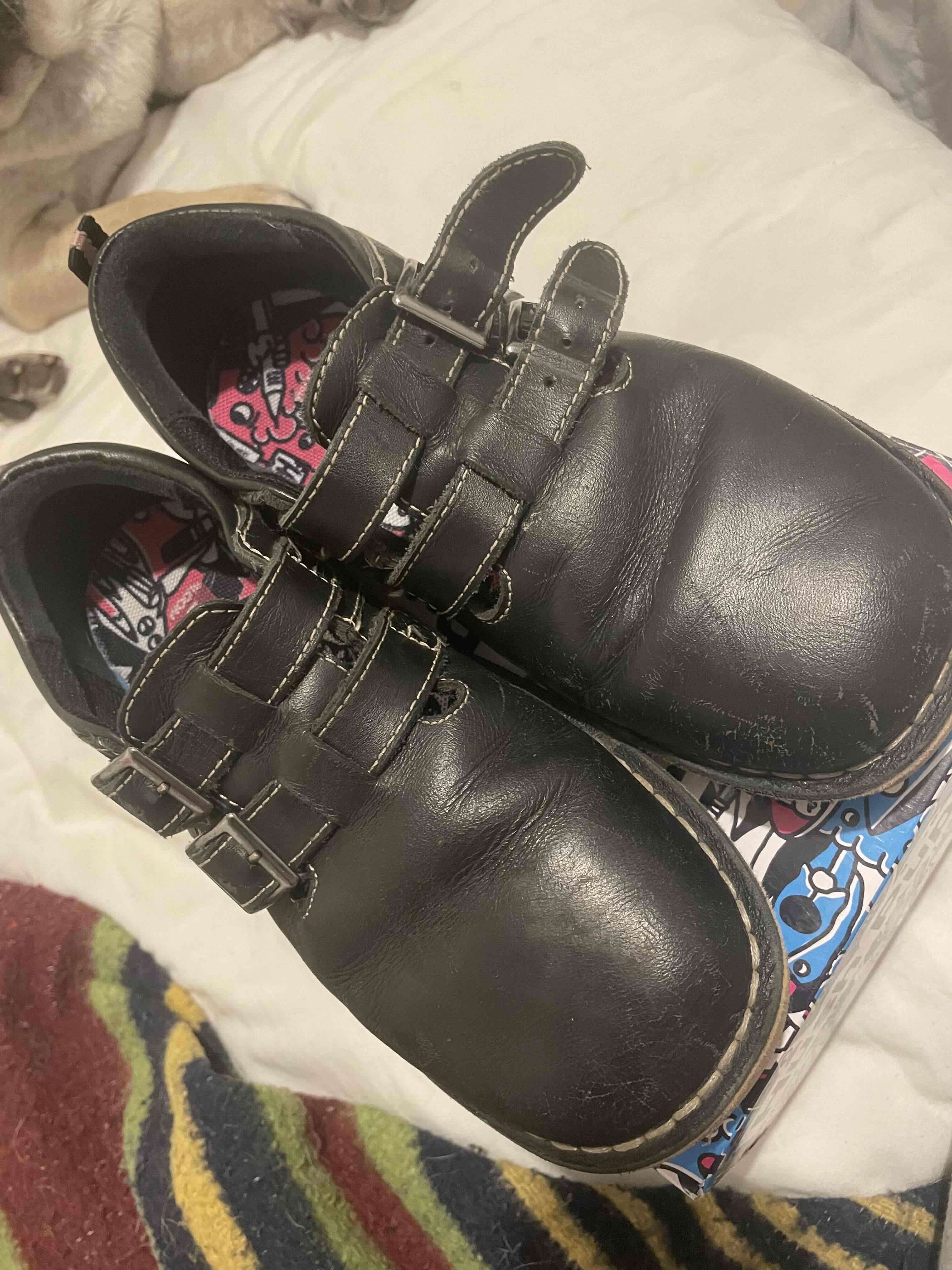 Zapatos negros Hush Puppies con hebillas - miniatura 3