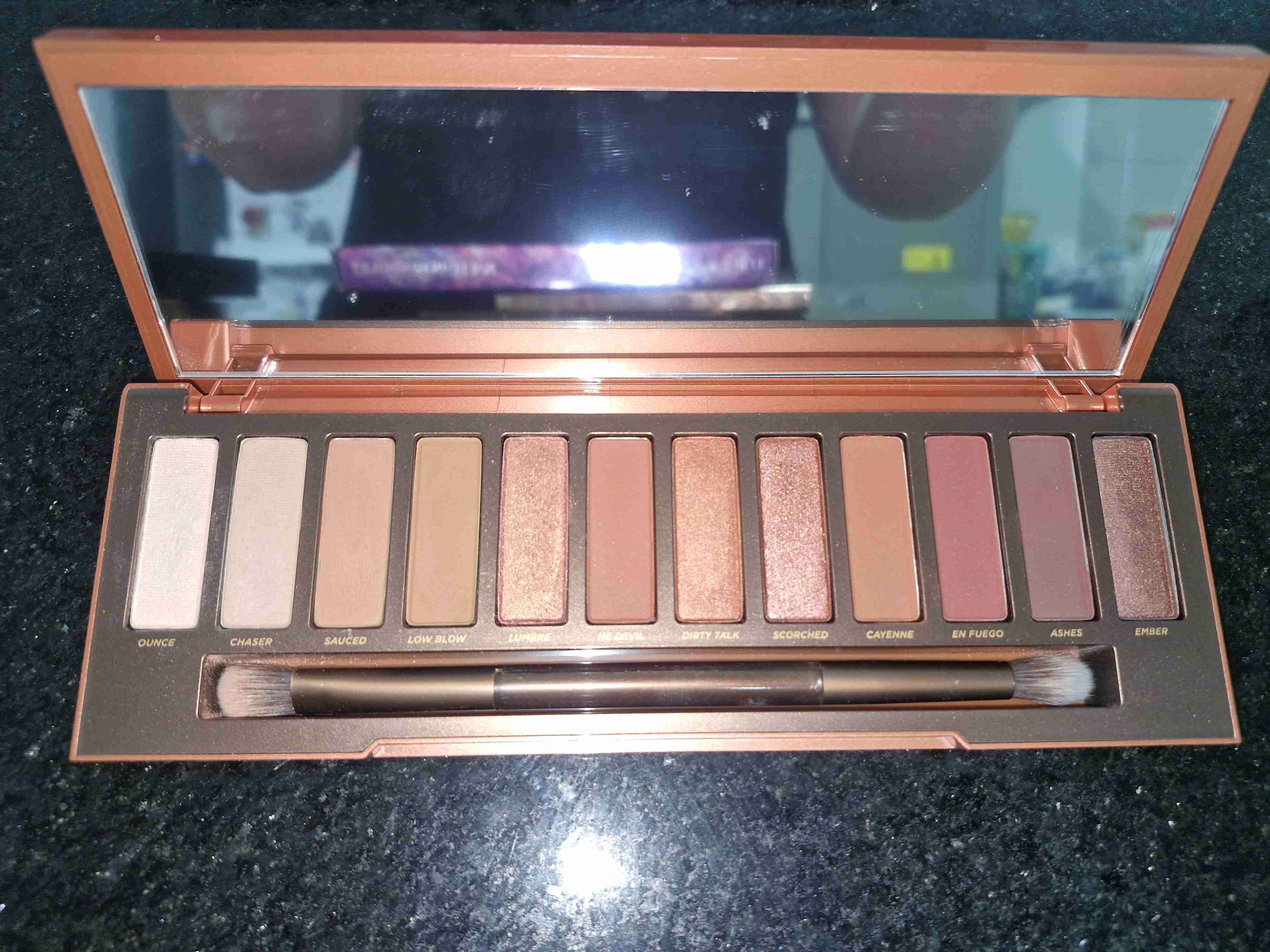 Paleta de sombras Naked Heat - miniatura 2