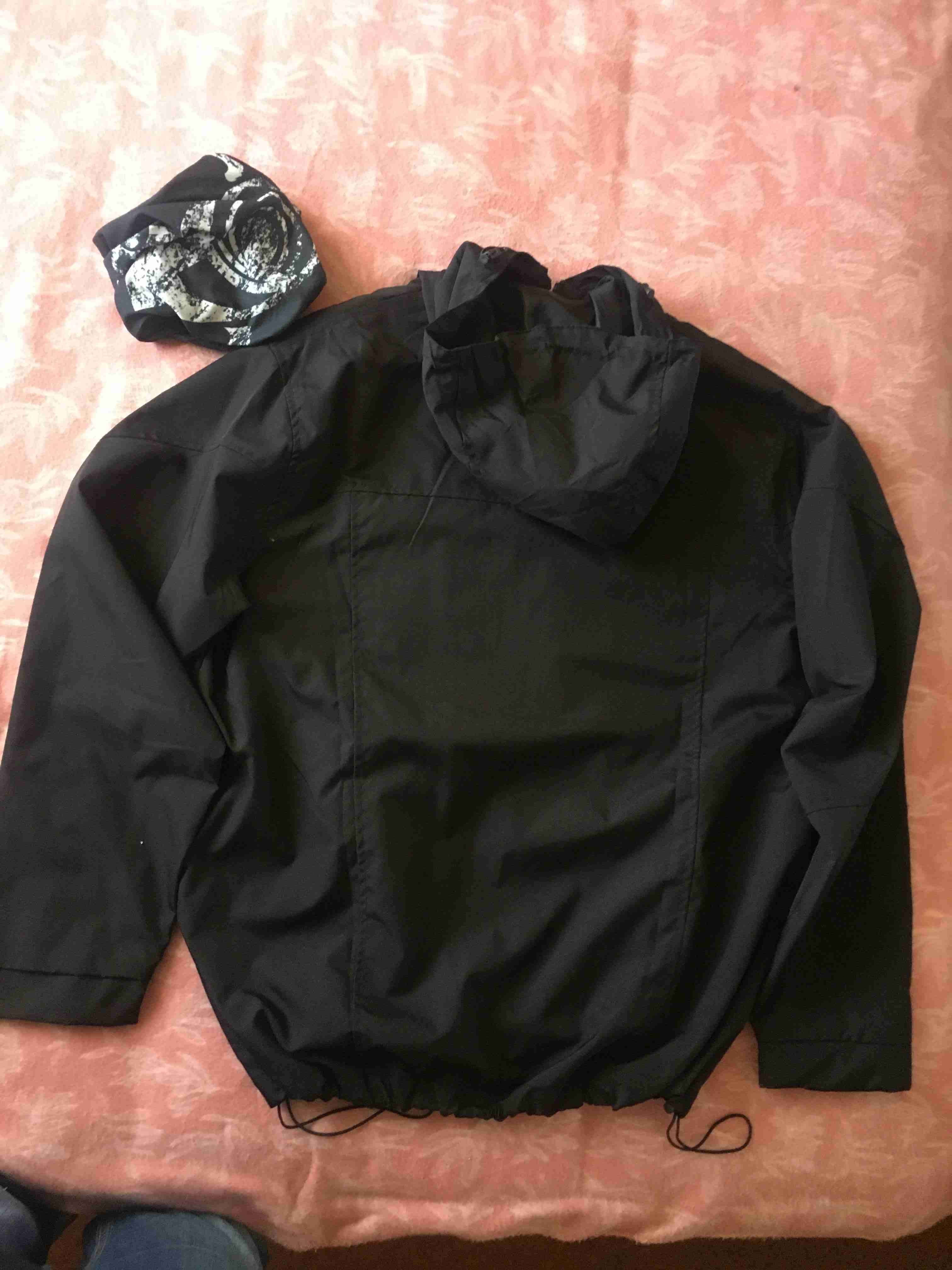 Chaqueta negra impermeable - miniatura 5