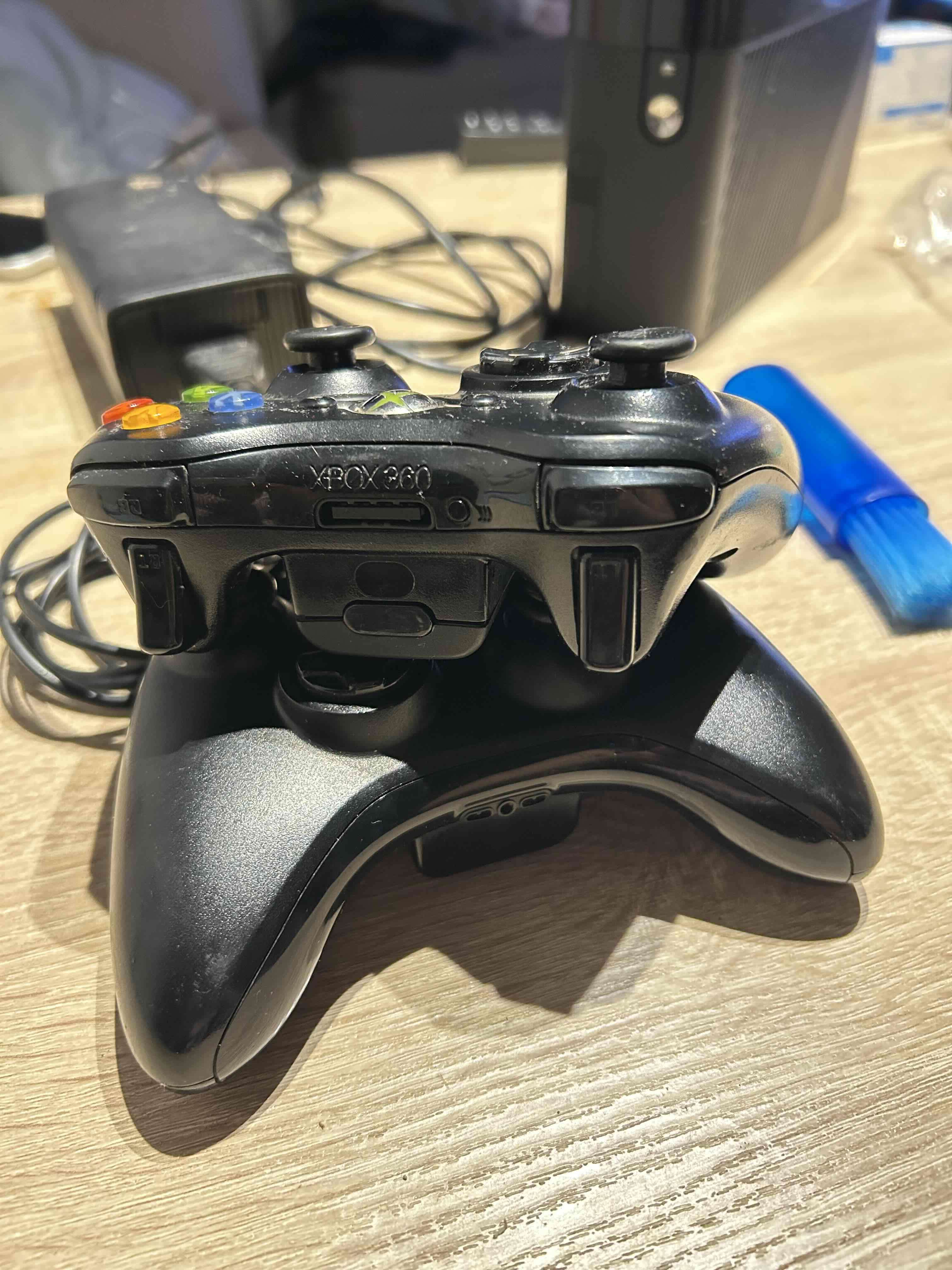 Consola Xbox 360 RGH + 2 MANDOS + PENDRIVE 64GB - miniatura 5