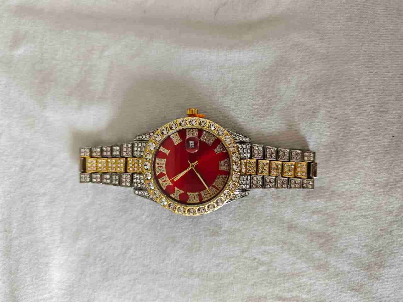 Reloj pulsera dorado con brillantes - miniatura 4