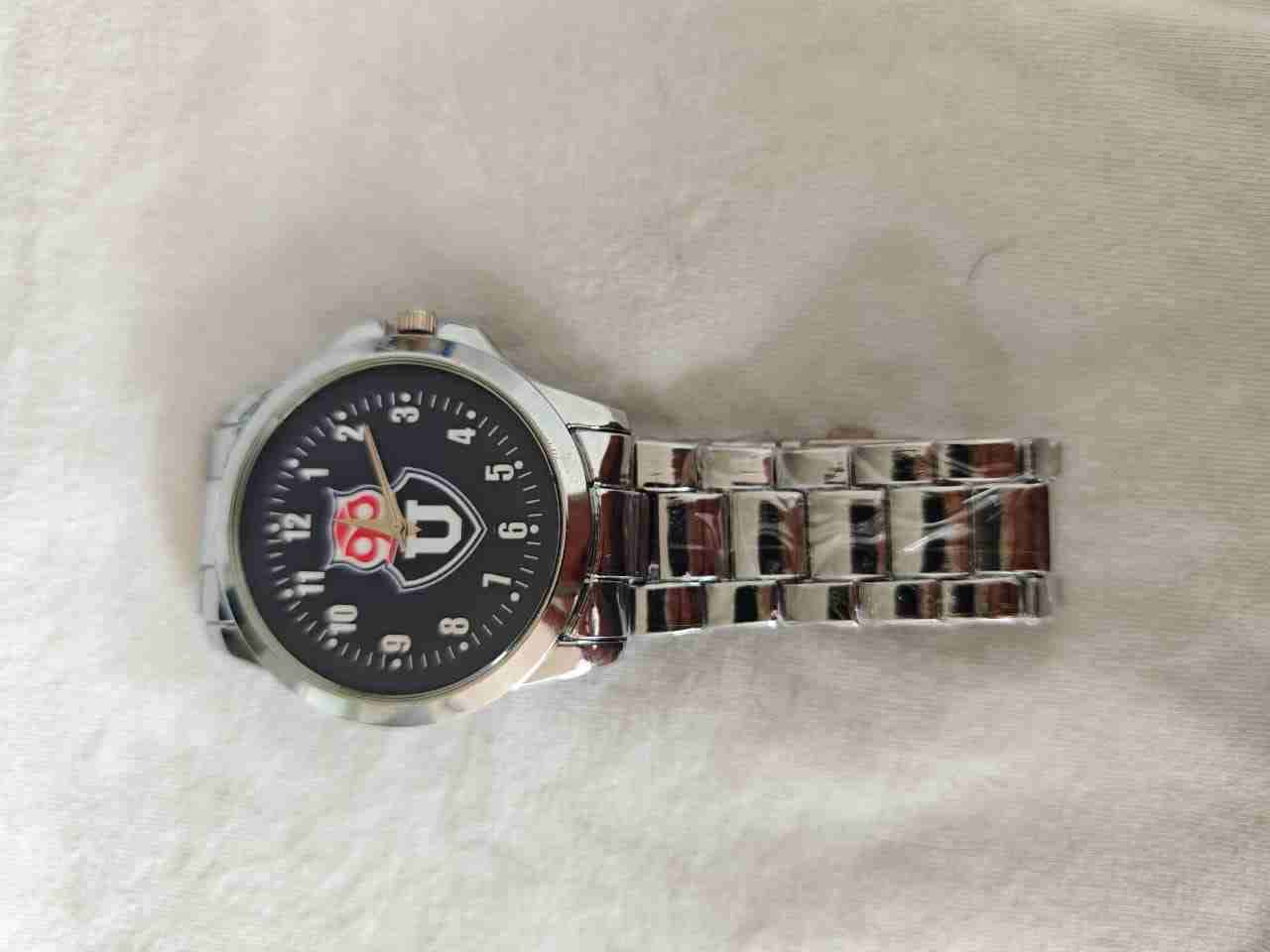 Reloj pulsera dorado con brillantes - miniatura 6