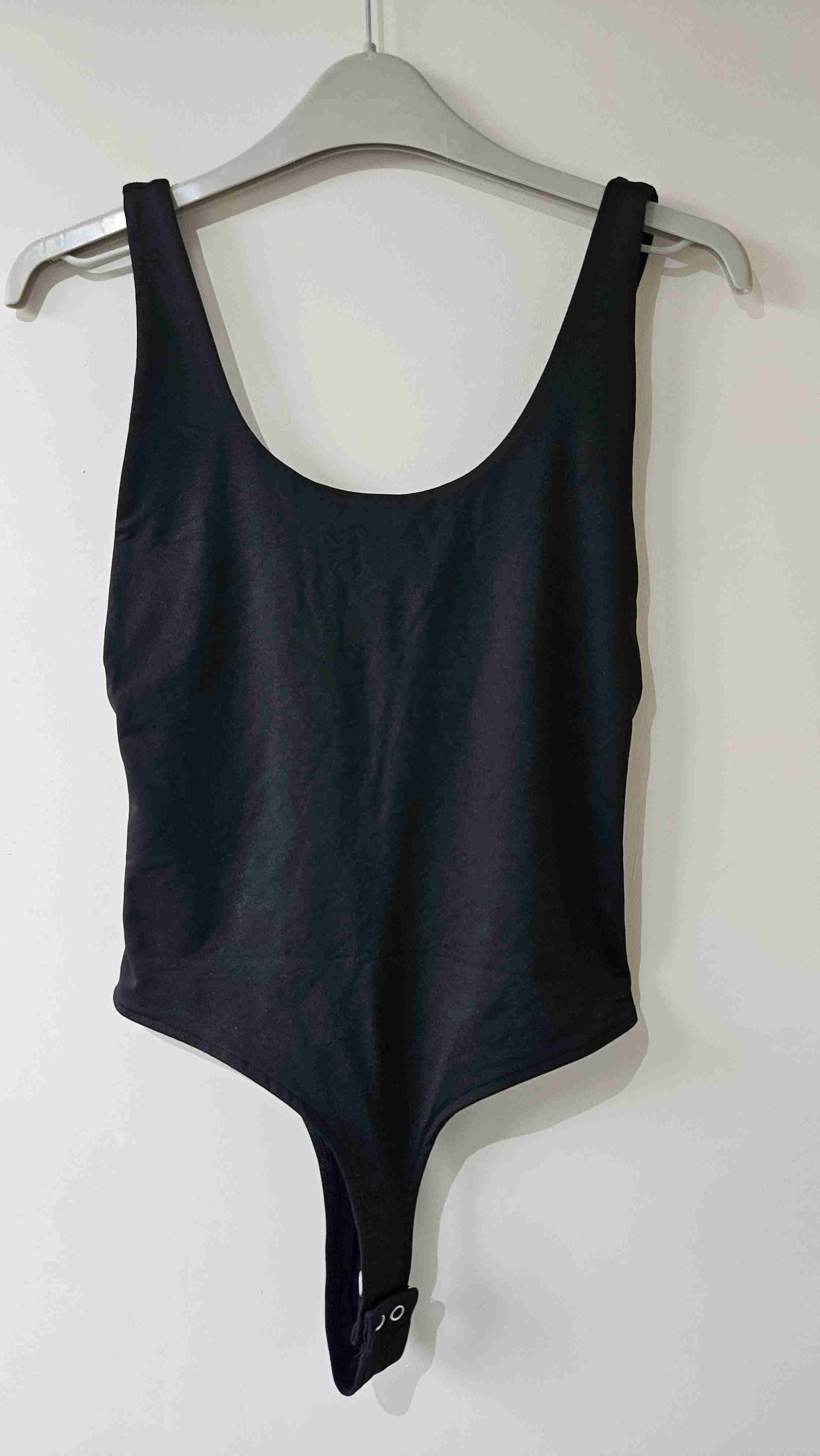 Body negro sin mangas