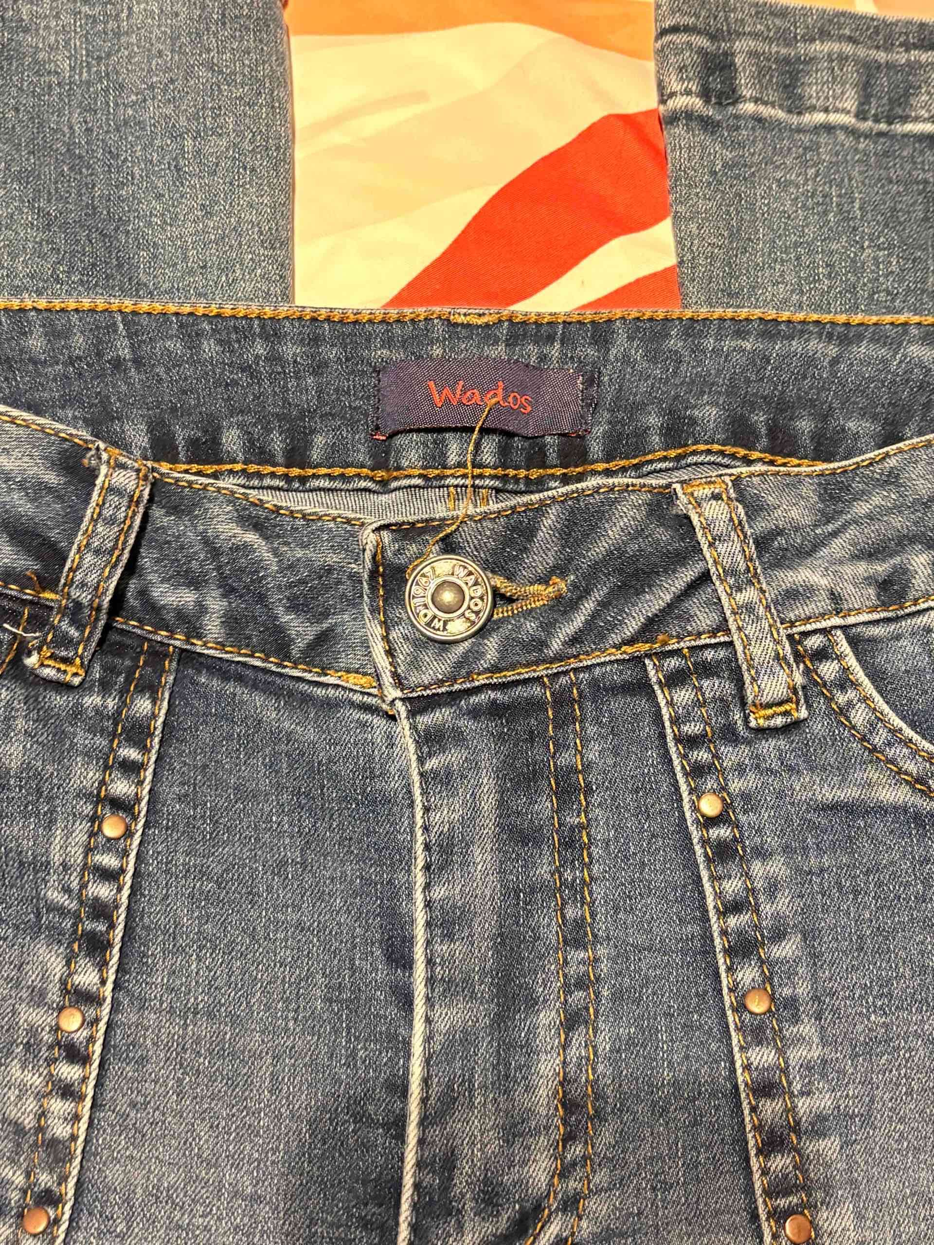 Jeans azul con bolsillos - miniatura 2