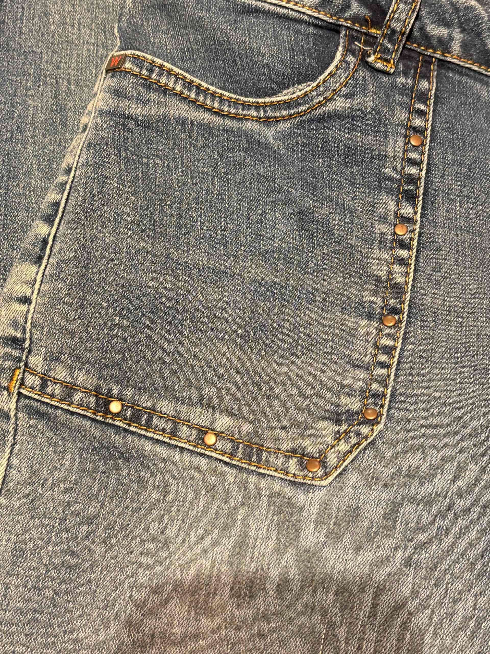 Jeans azul con bolsillos - miniatura 3