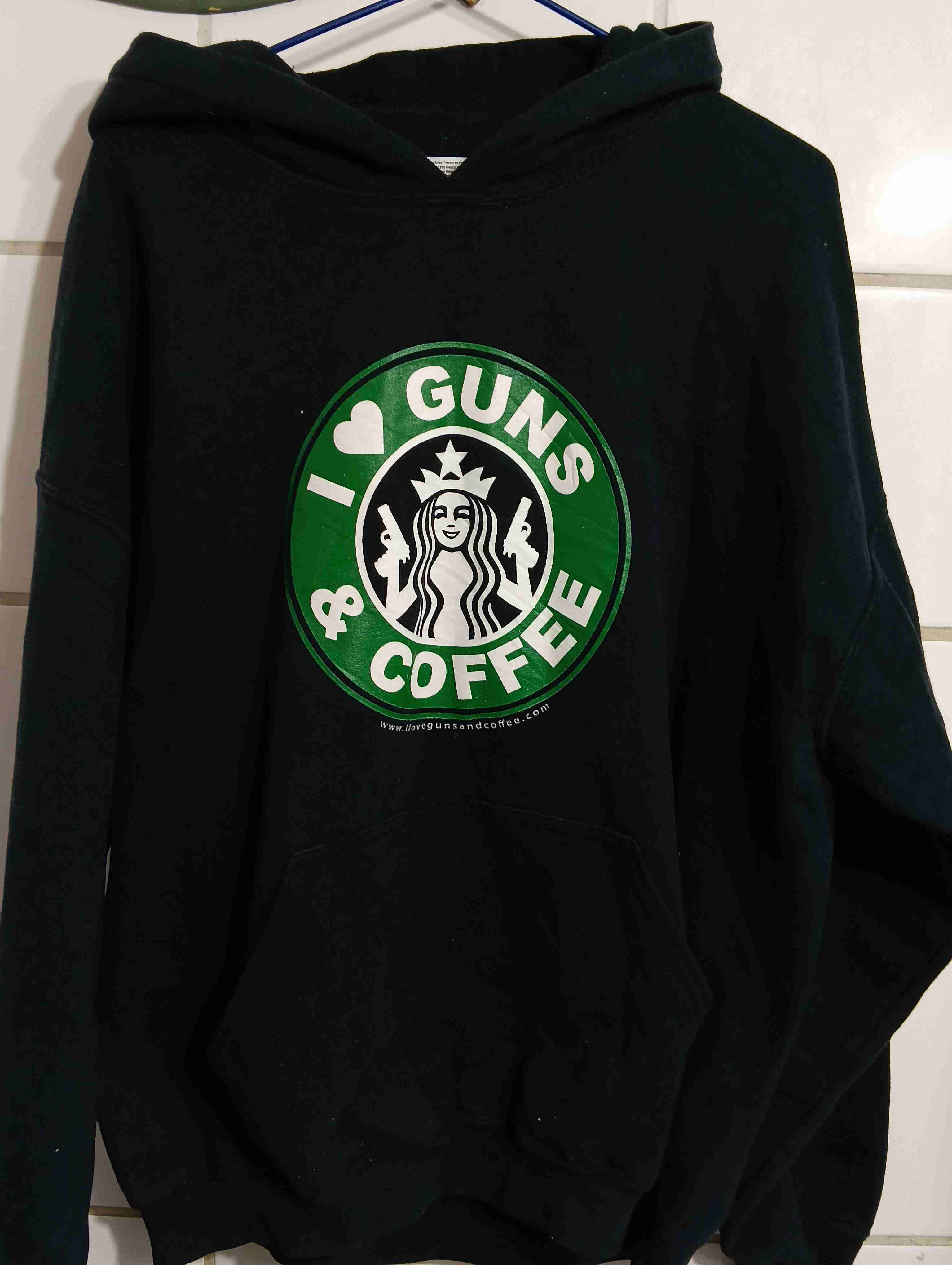 Polerón negro Guns & Coffee