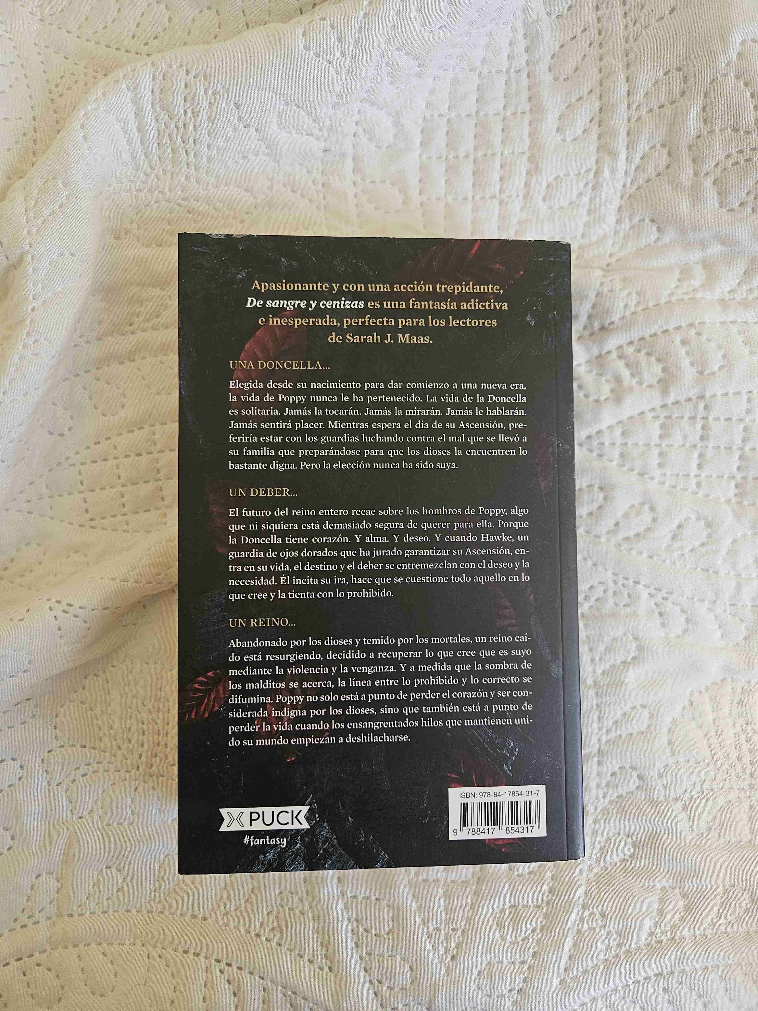Libro 'De Sangre y Cenizas' - miniatura 3