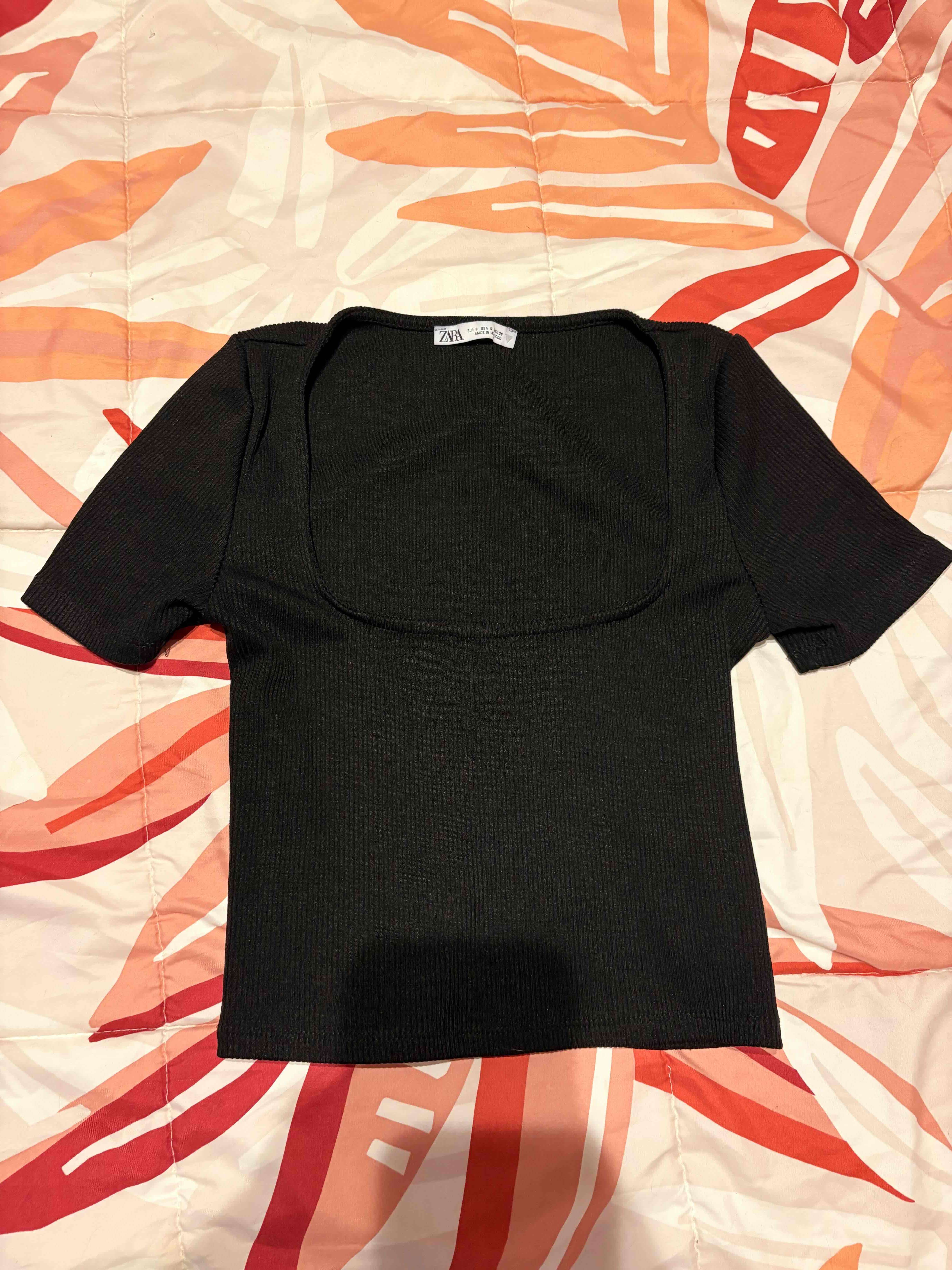 Polera cuello cuadrado