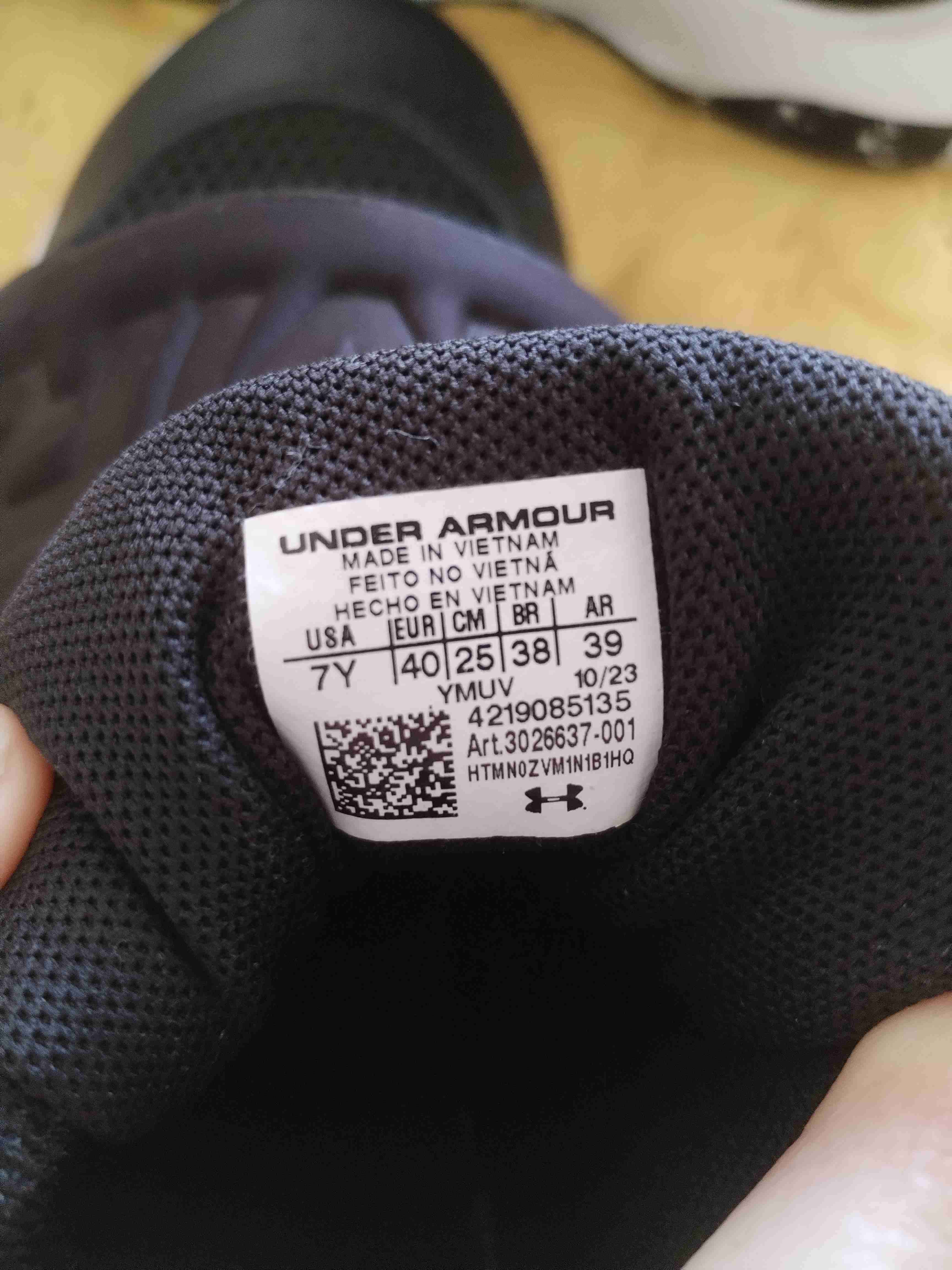 Zapatillas Under Armour negras