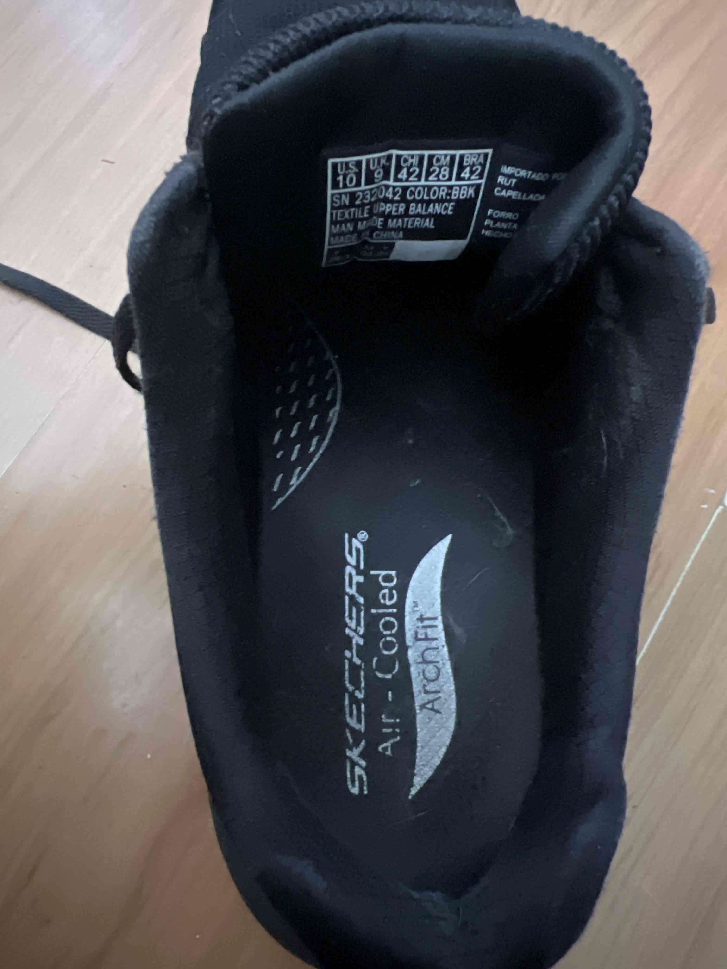 Zapatilla negra deportiva - miniatura 2