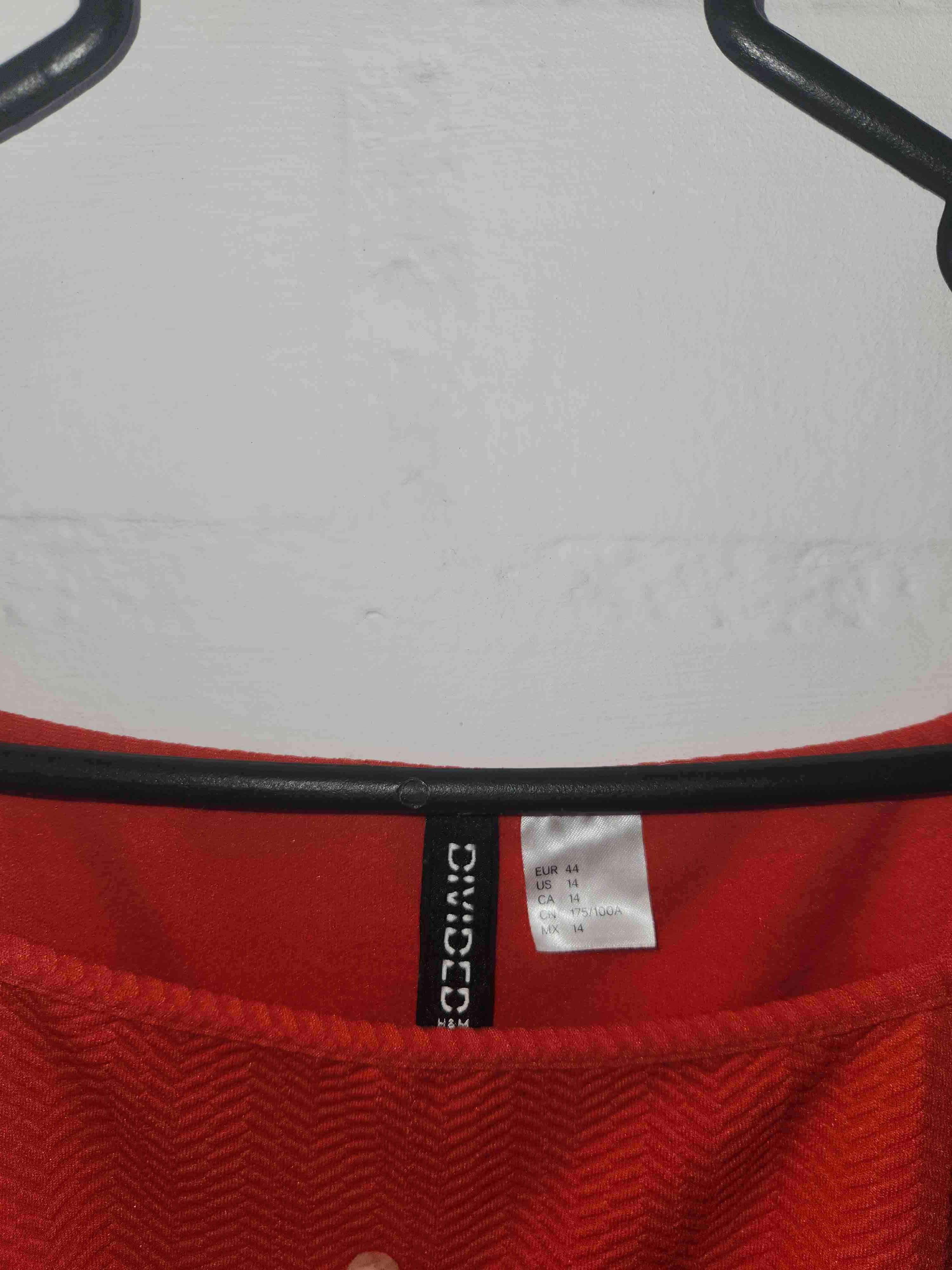 Vestido rojo sin mangas - miniatura 3