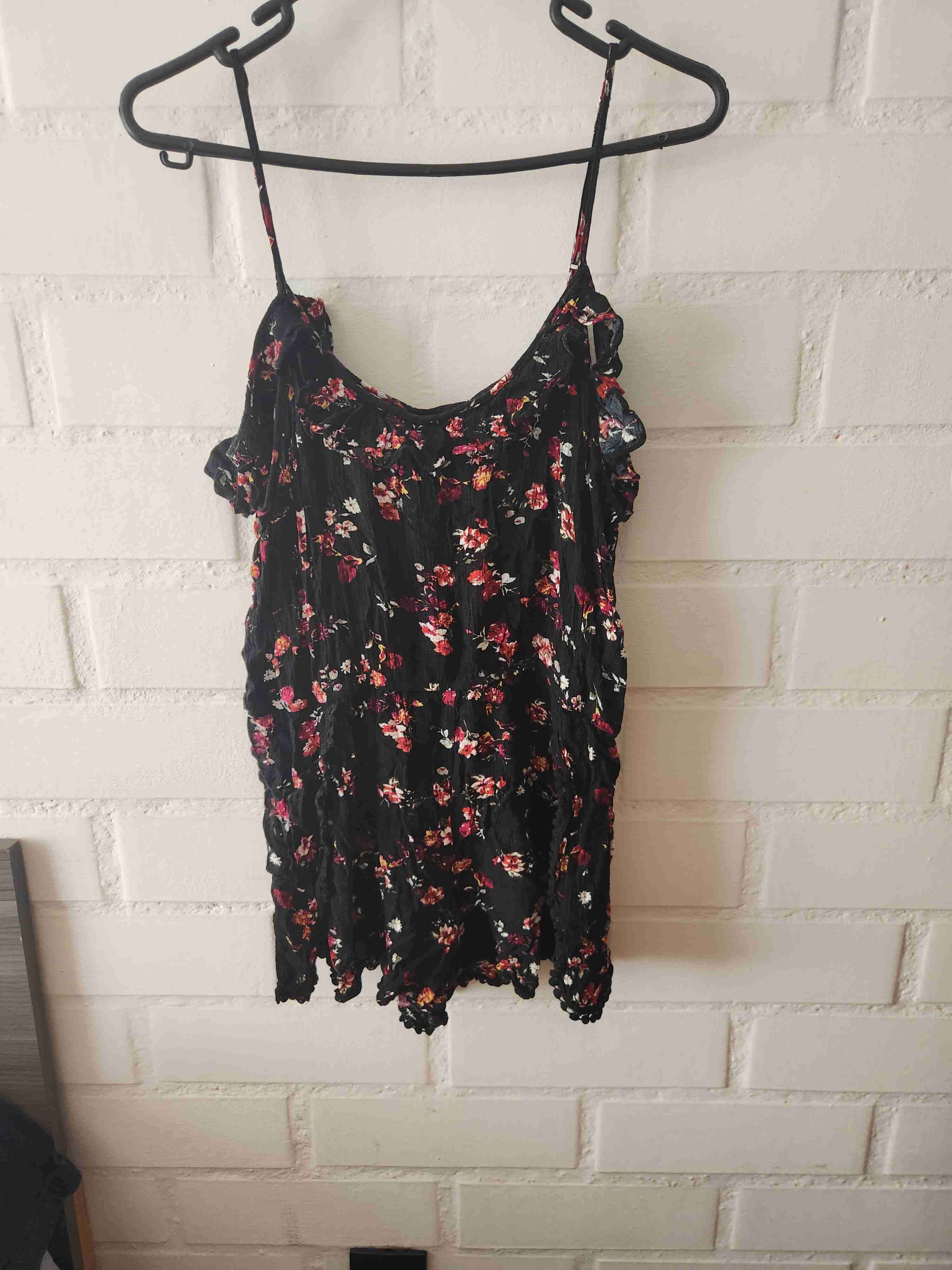 Enterito floral negro con volantes - miniatura 2