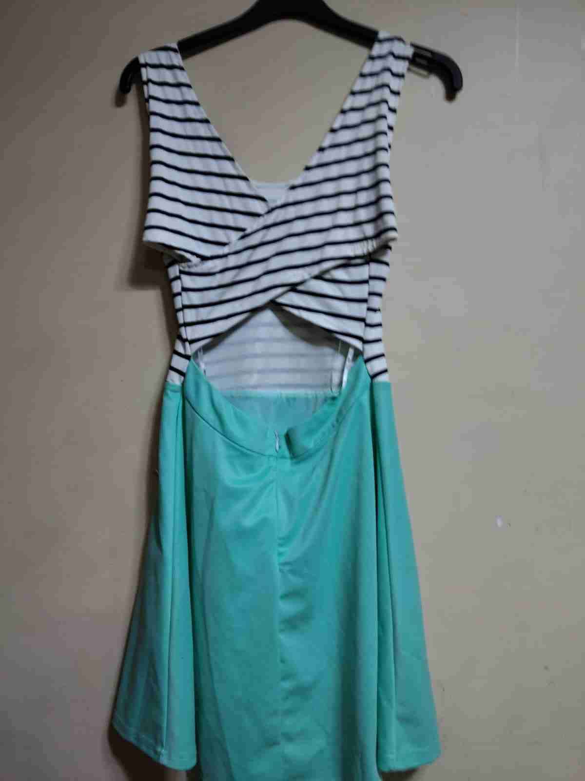 Vestido rayado blanco y turquesa - miniatura 2