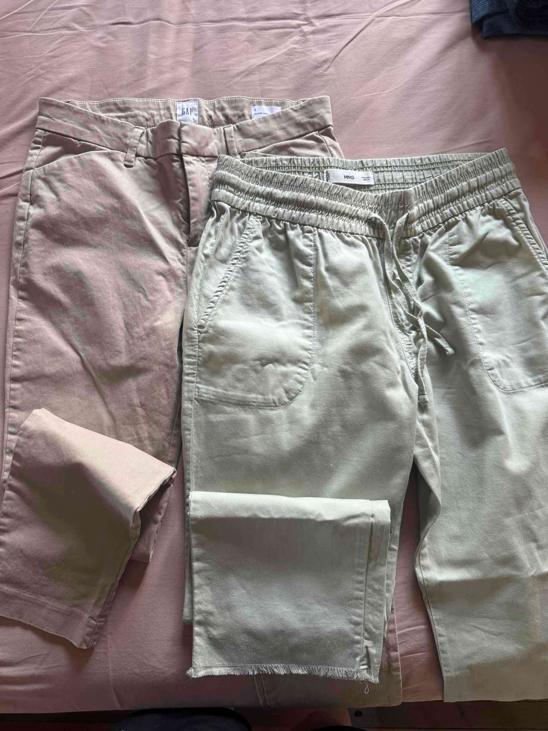 Pantalones casuales GAP y MNG