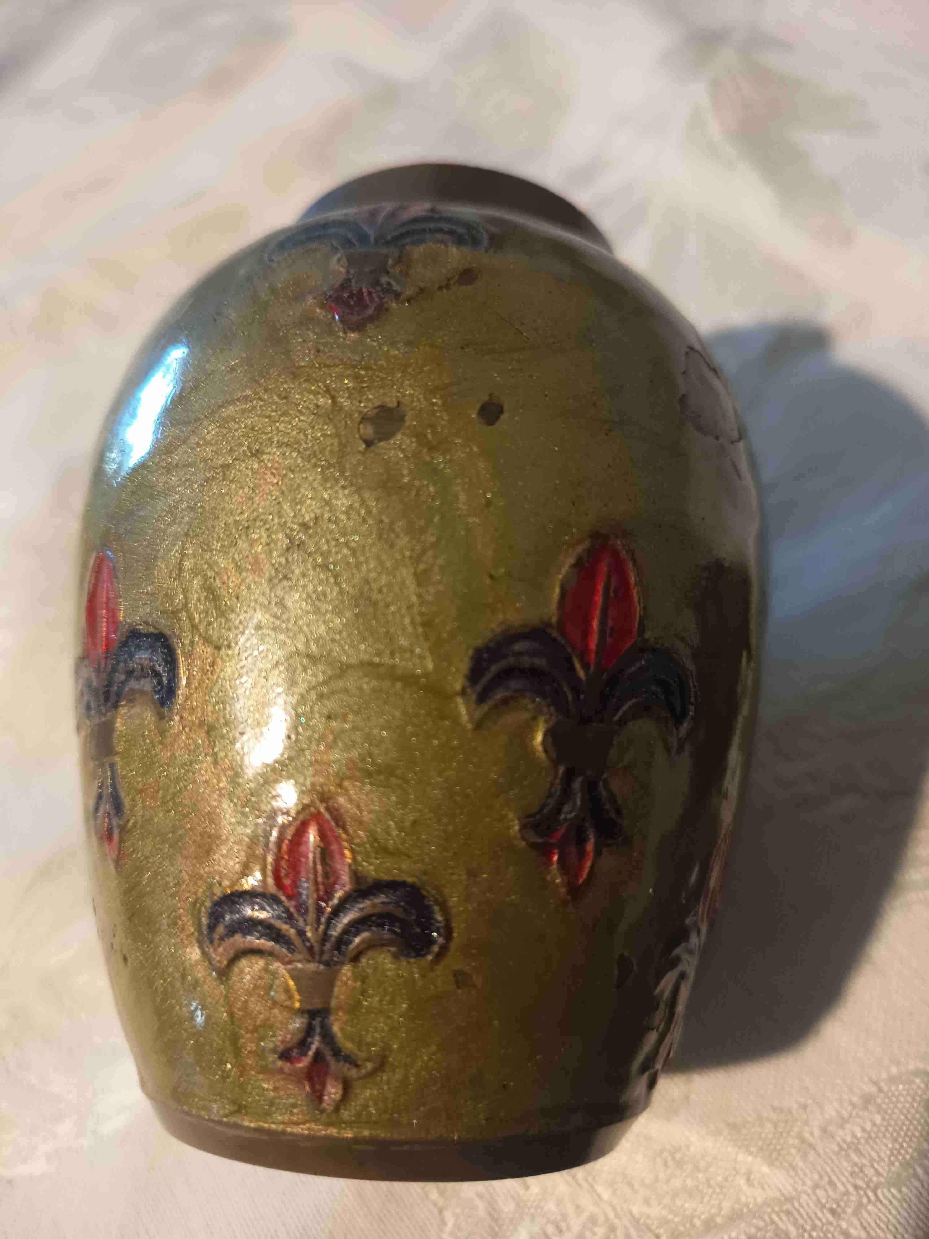 Pequeño jarrón de bronce decorativo - miniatura 3