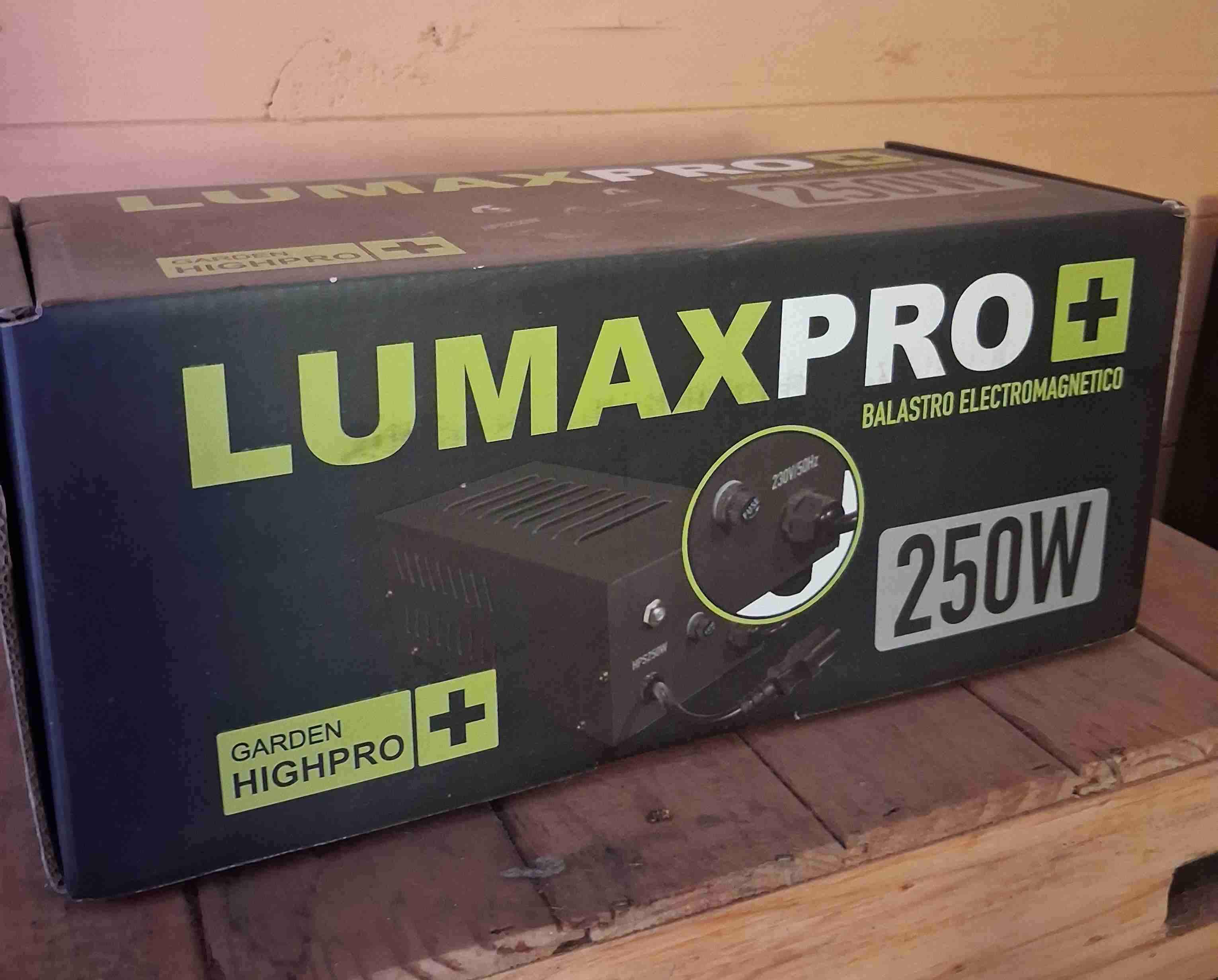 Balastro electromagnético LumaxPro 250W