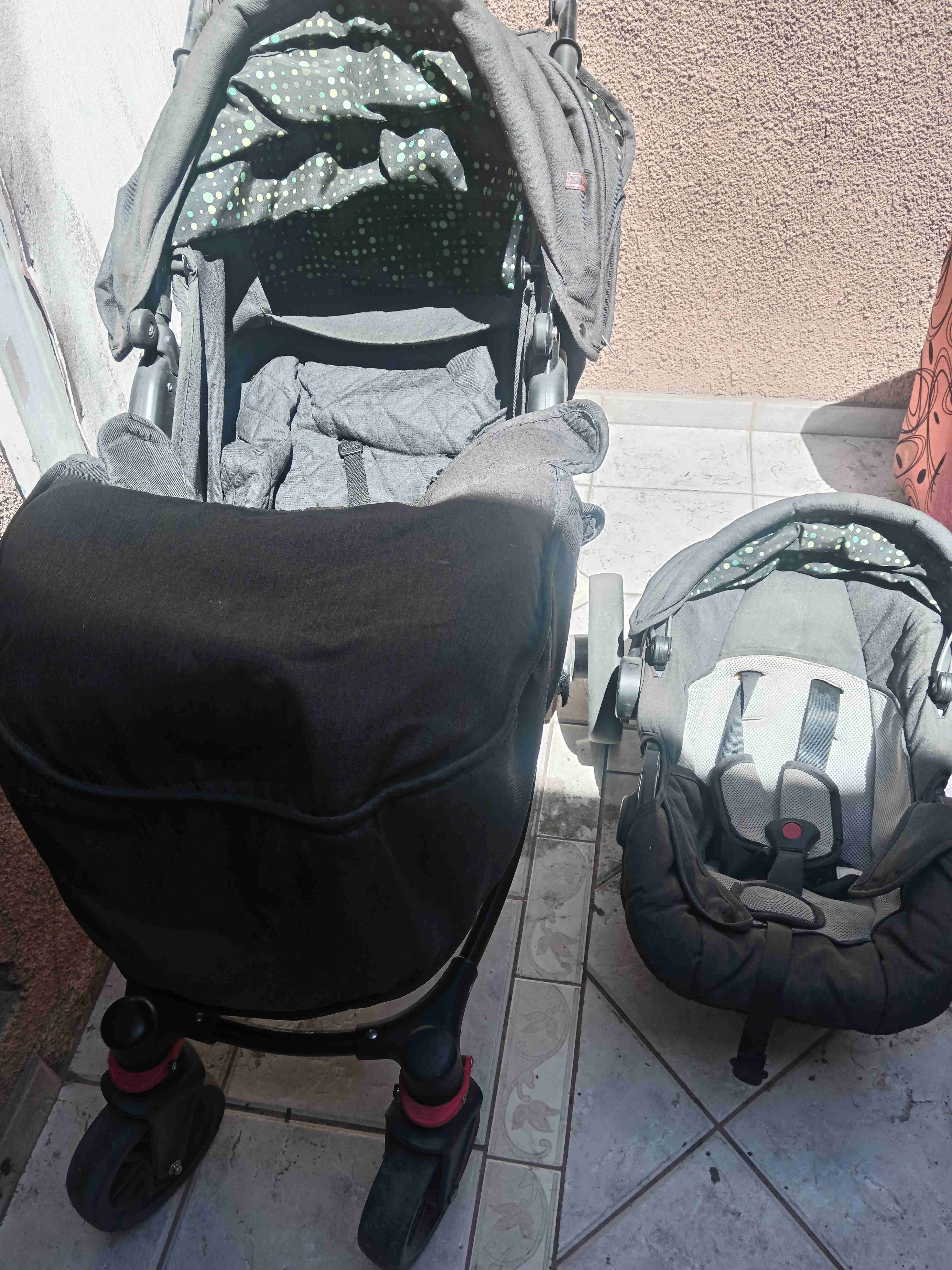 Coche de bebé con moisés