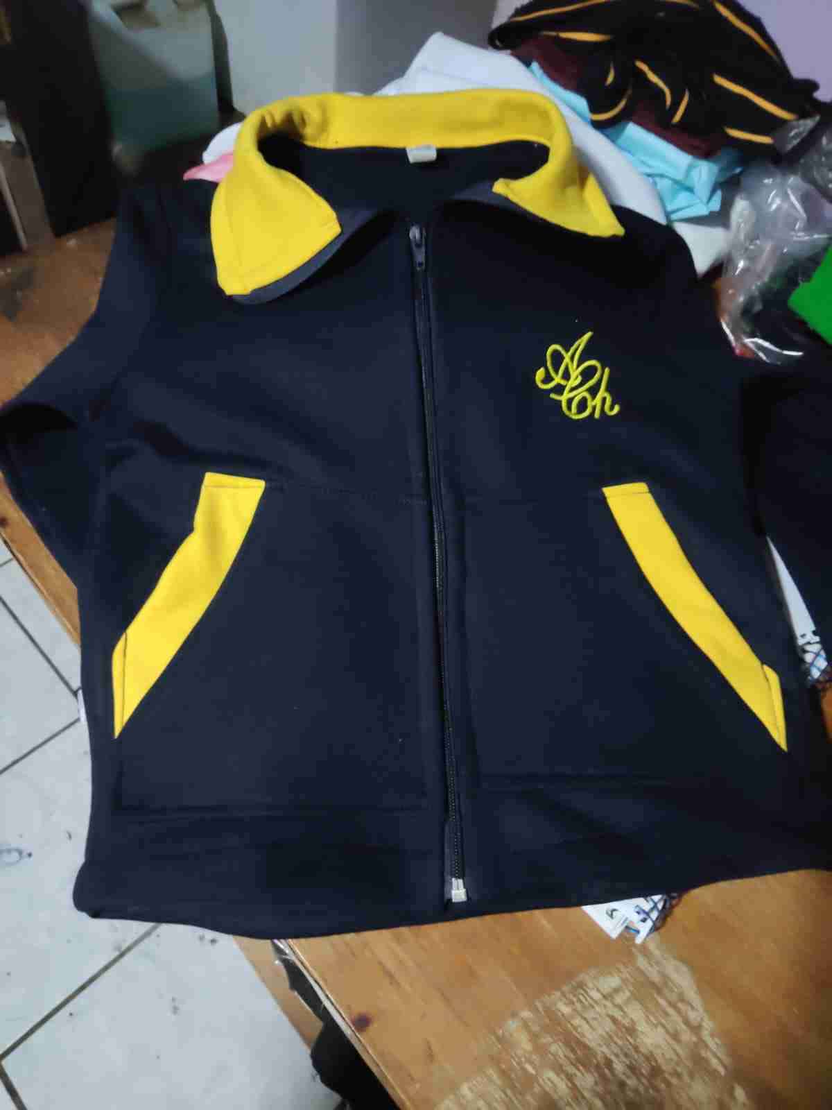 ROPA DE COLEGIOS SOMO FABRICANTES - miniatura 5