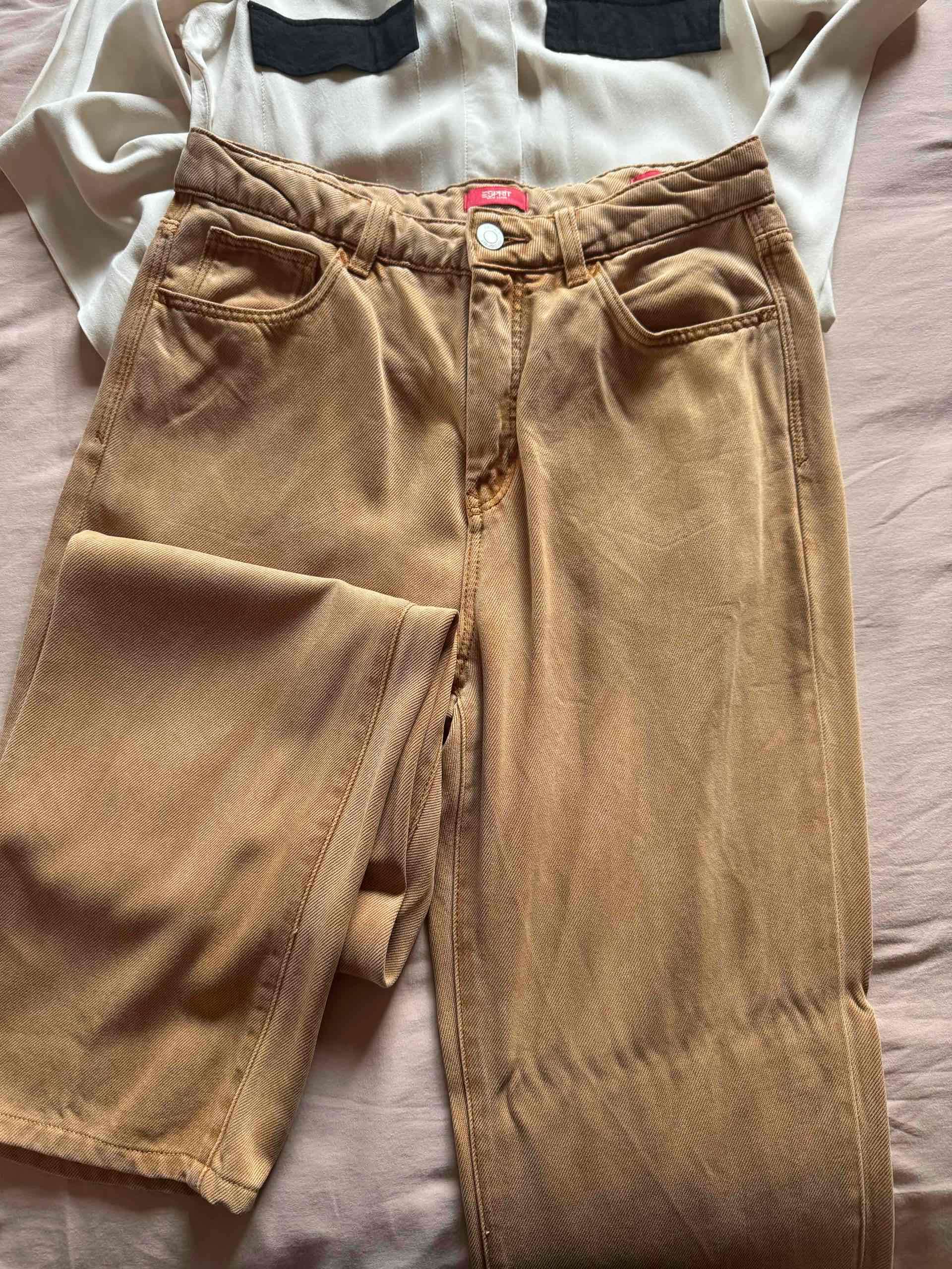 Jeans color camel de mujer