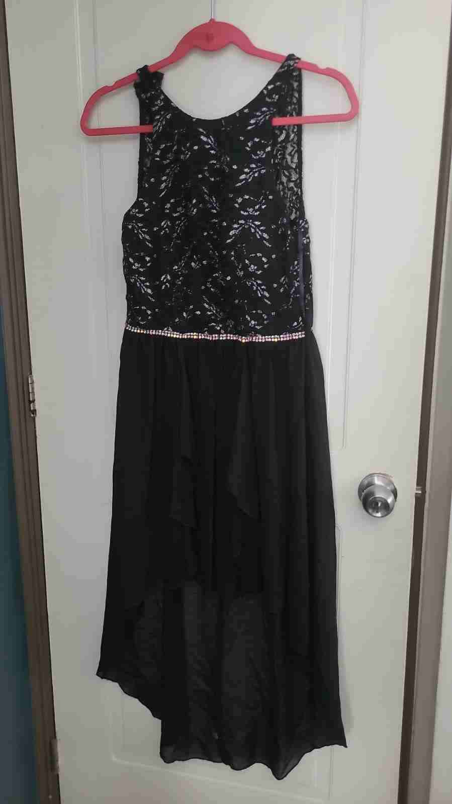 Vestido negro de encaje