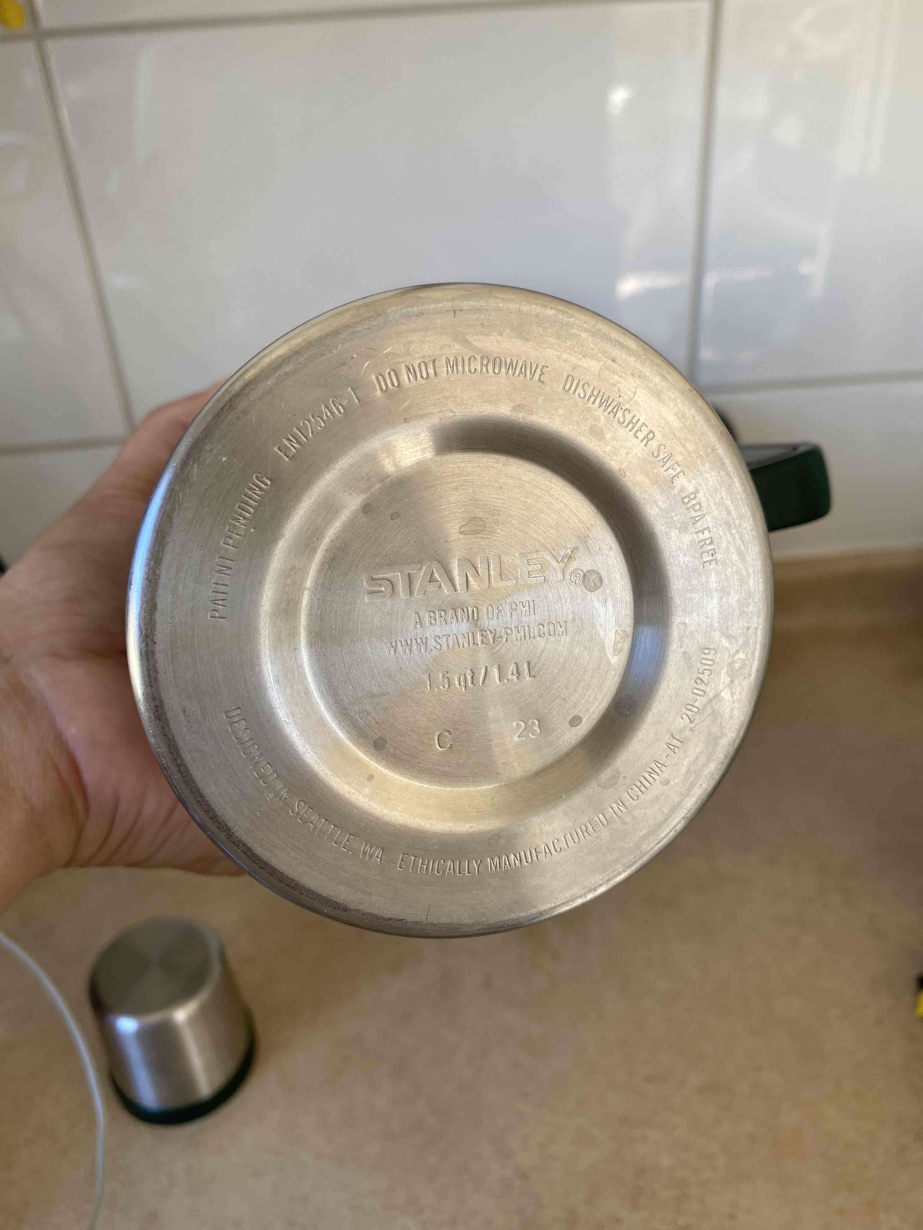 Termo Stanley verde 1.4 litros con asa plegable. - miniatura 3