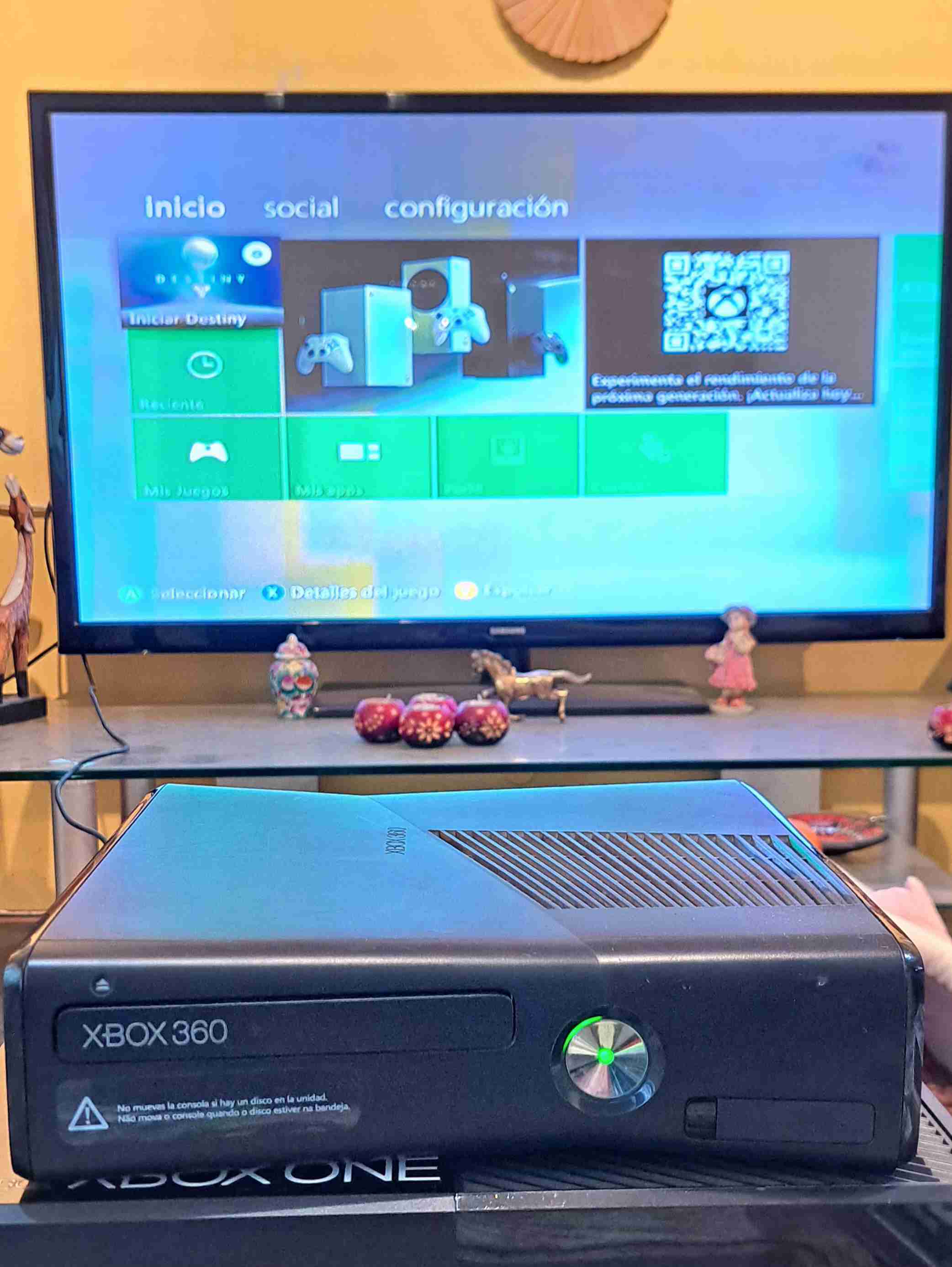 Consola Xbox 360 con Kinect y juegos - miniatura 2