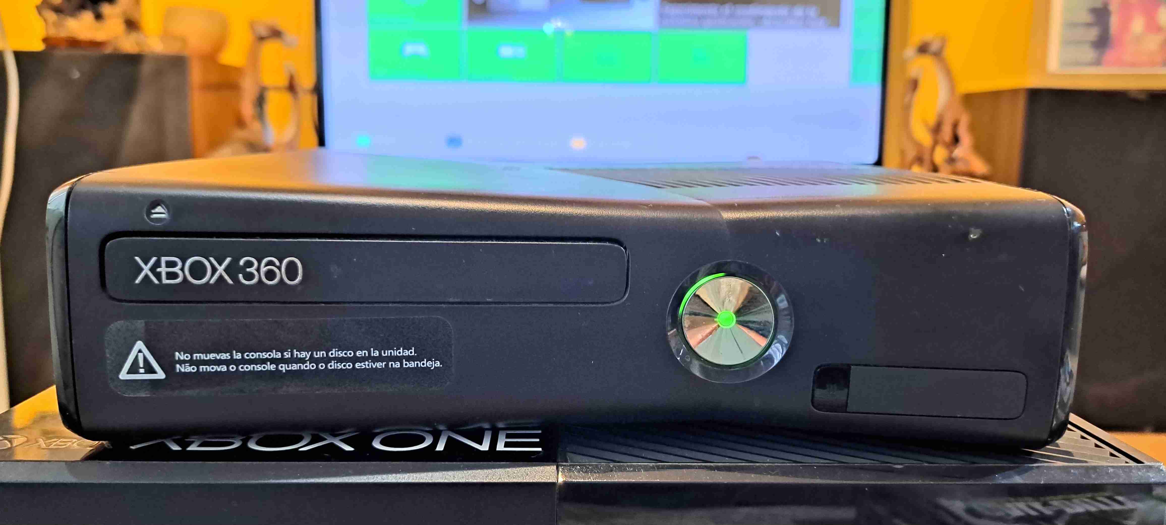 Consola Xbox 360 con Kinect y juegos - miniatura 3