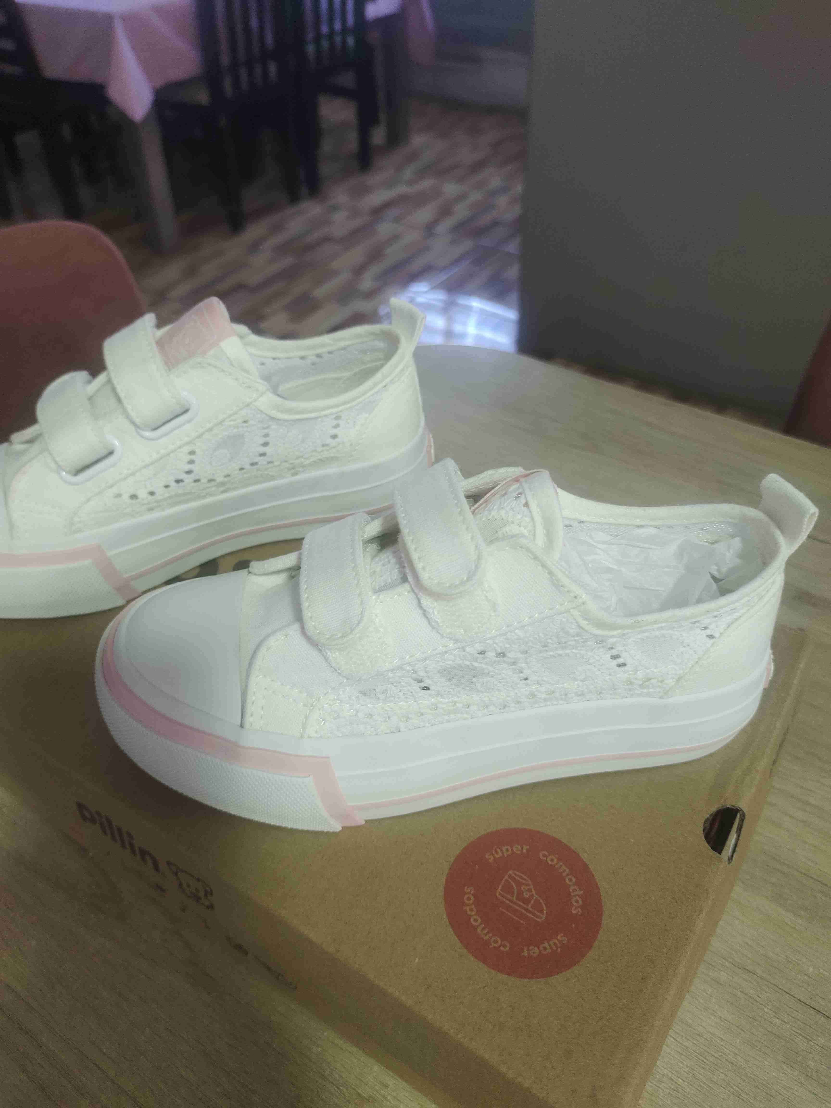 Zapatillas blancas para niños - miniatura 3