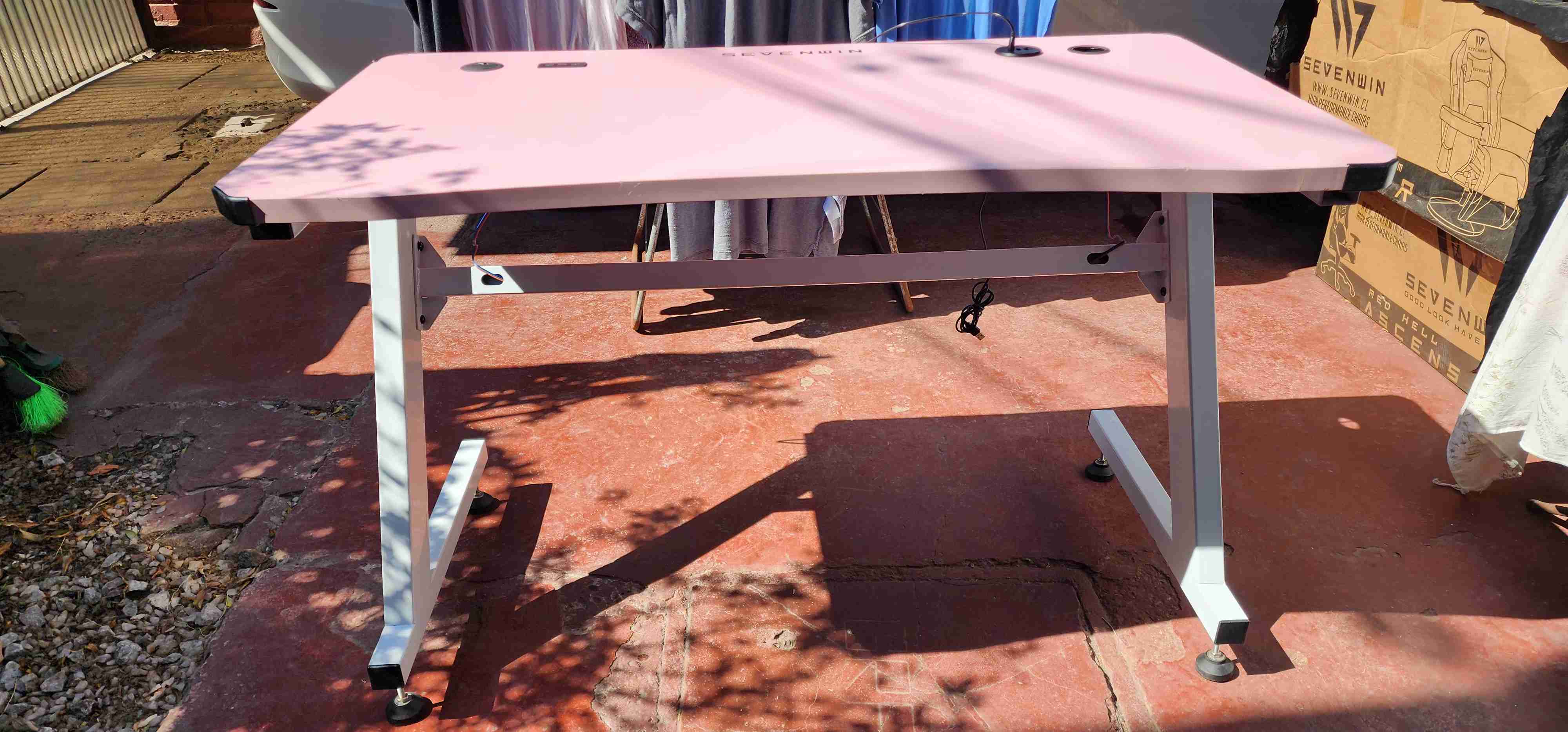 Escritorio gamer RGB rosa - miniatura 4