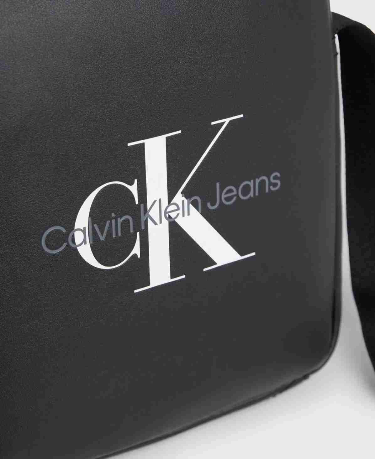 Bandolera Calvin Klein negra - miniatura 2