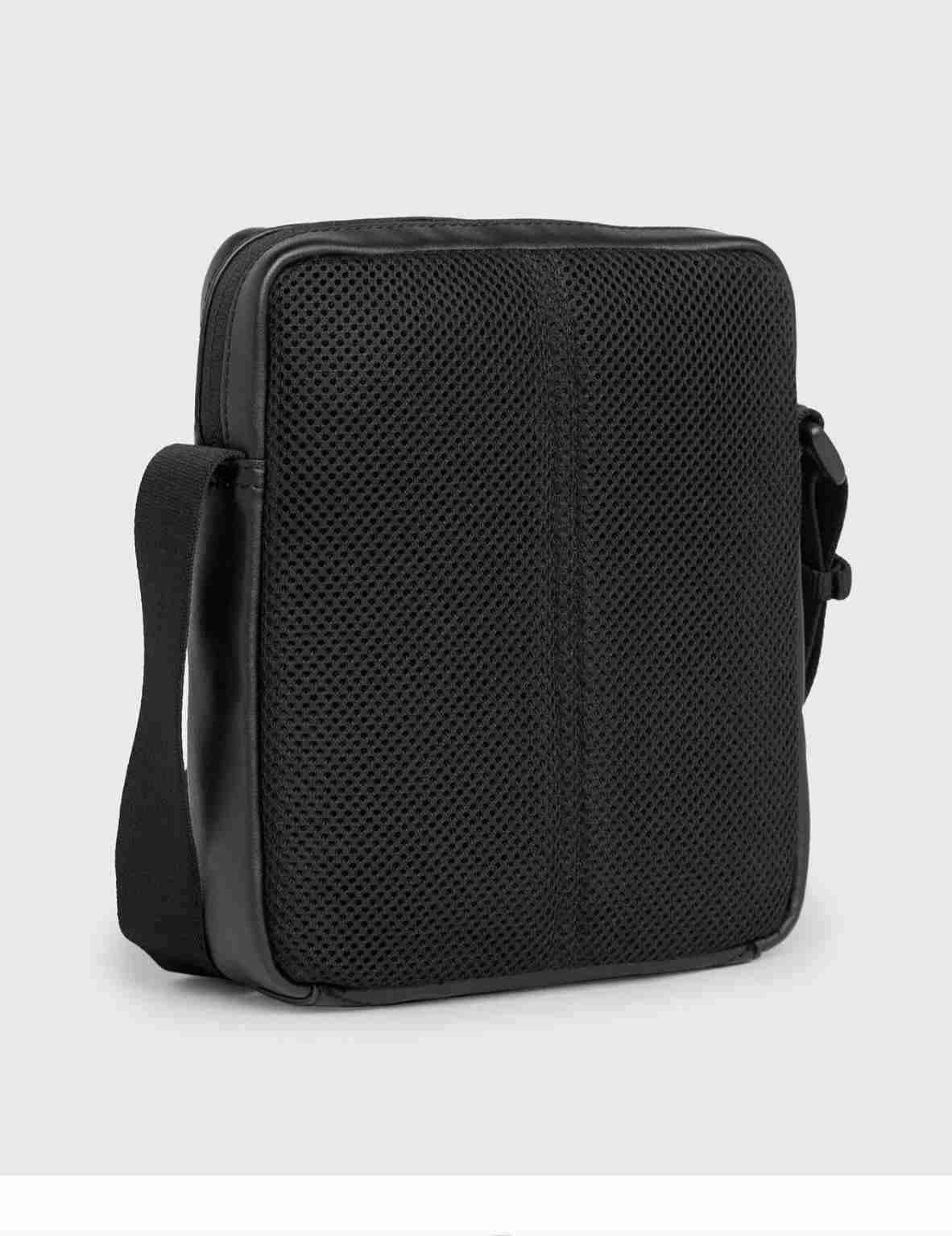 Bandolera Calvin Klein negra - miniatura 4