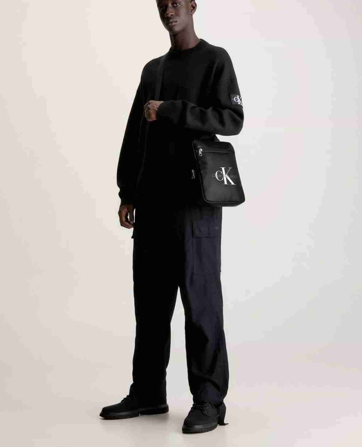 Bandolera Calvin Klein negra - miniatura 5