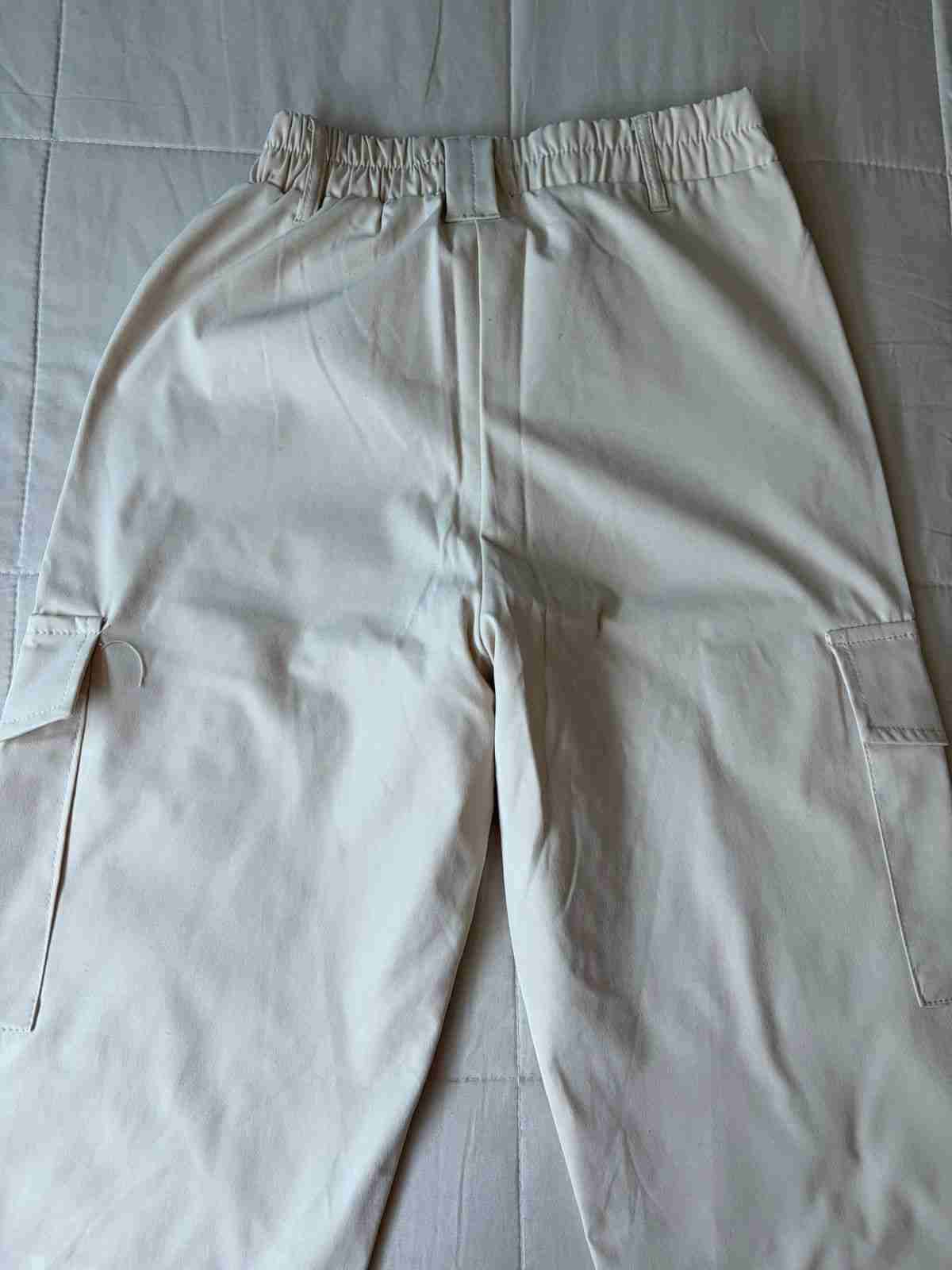 Pantalones cargo beige - miniatura 2