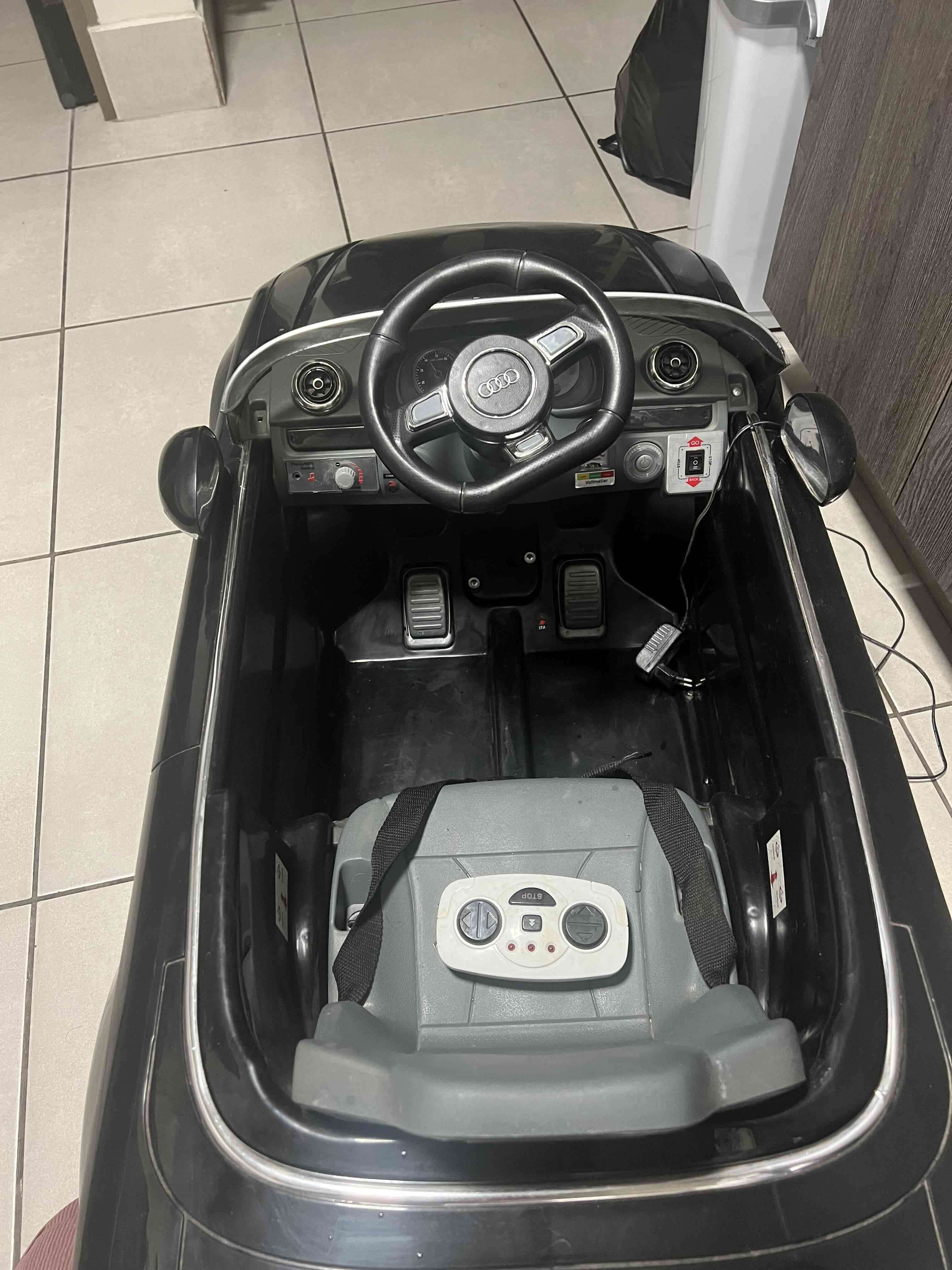 Auto eléctrico para niños Audi