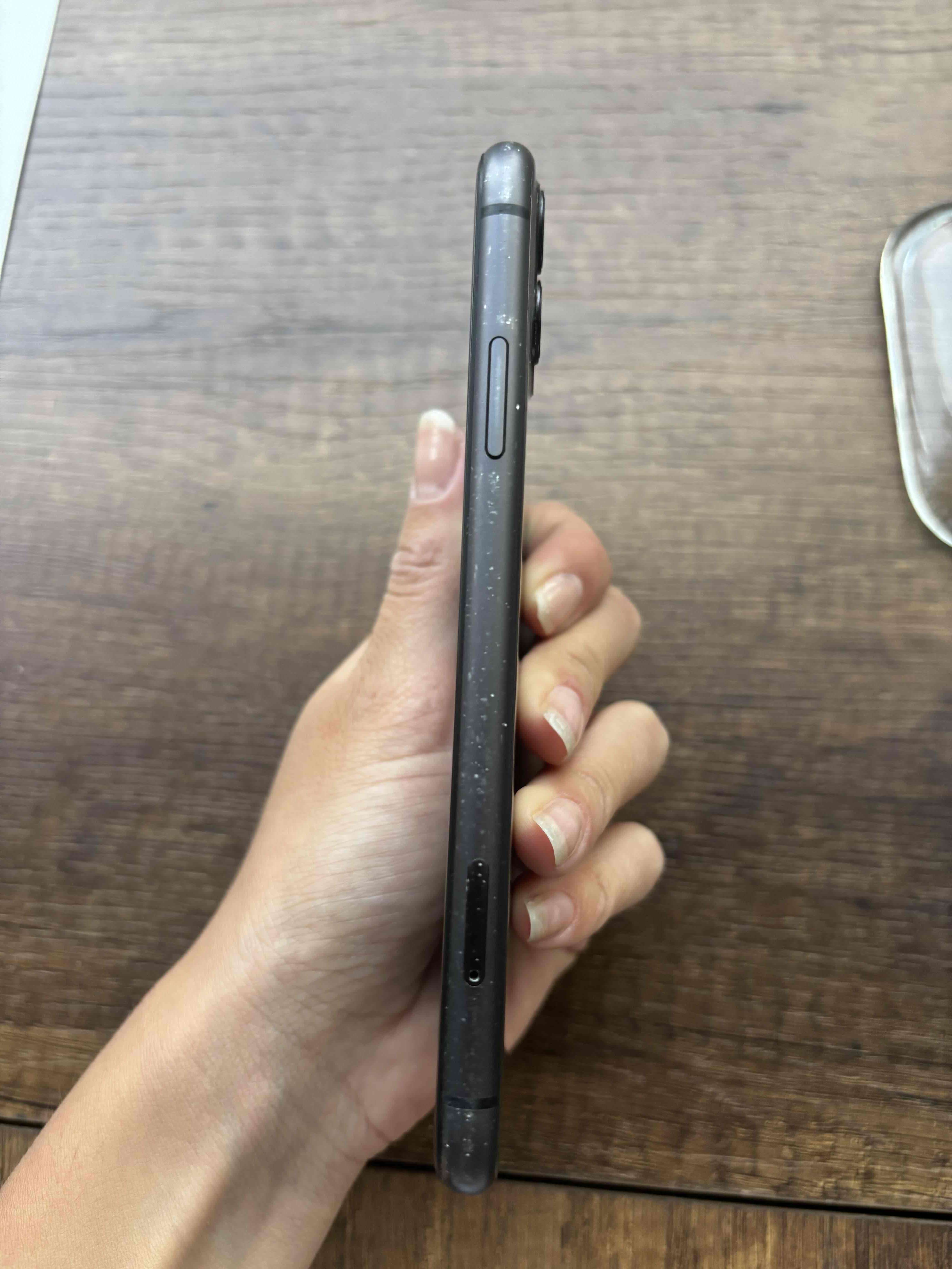 IPhone 11 (recomendable cambiar batería) - miniatura 4