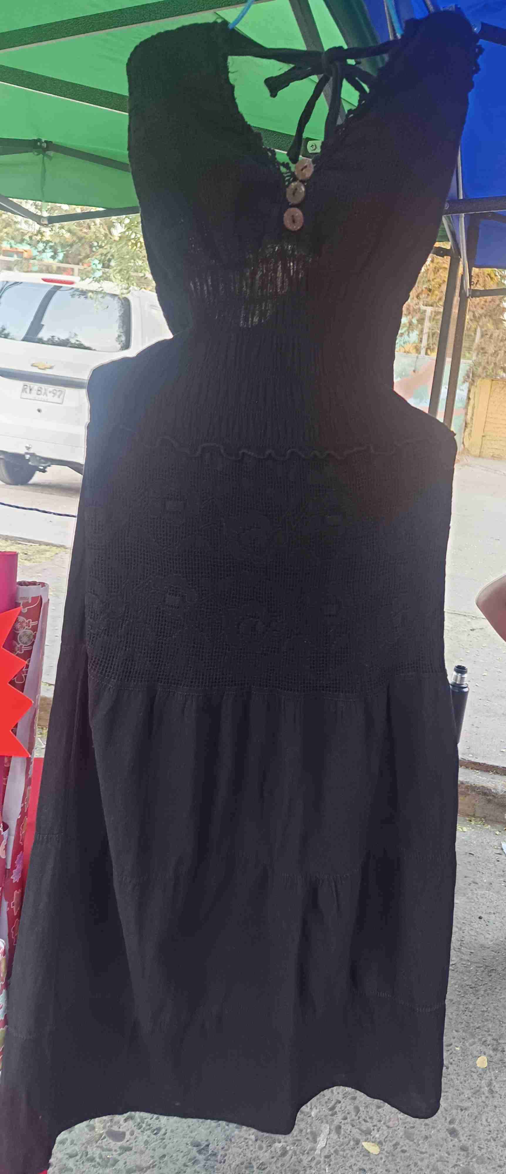 Vestido negro sin mangas - miniatura 2