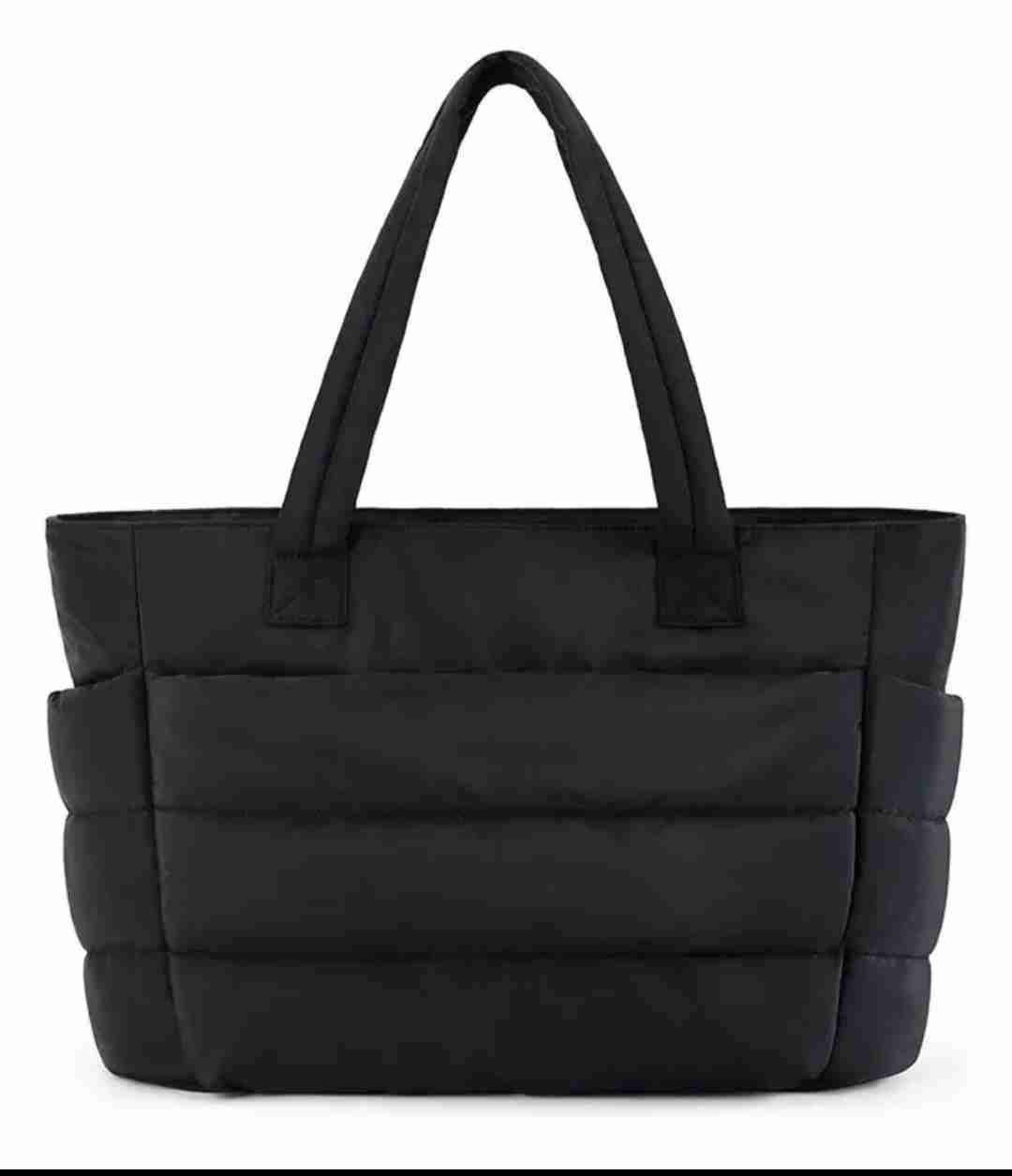 Bolso negro acolchado