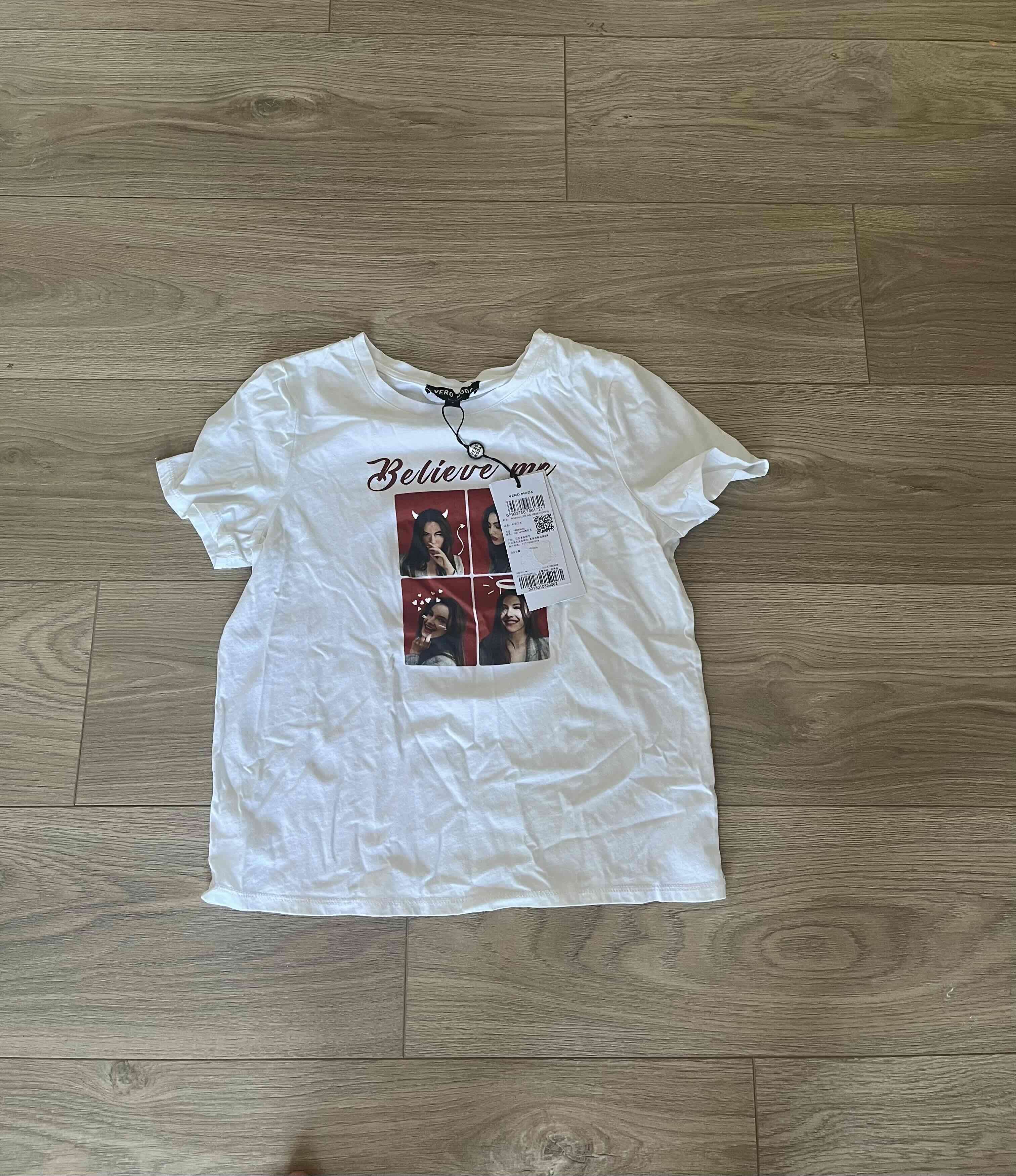 Polera blanca Believe Me