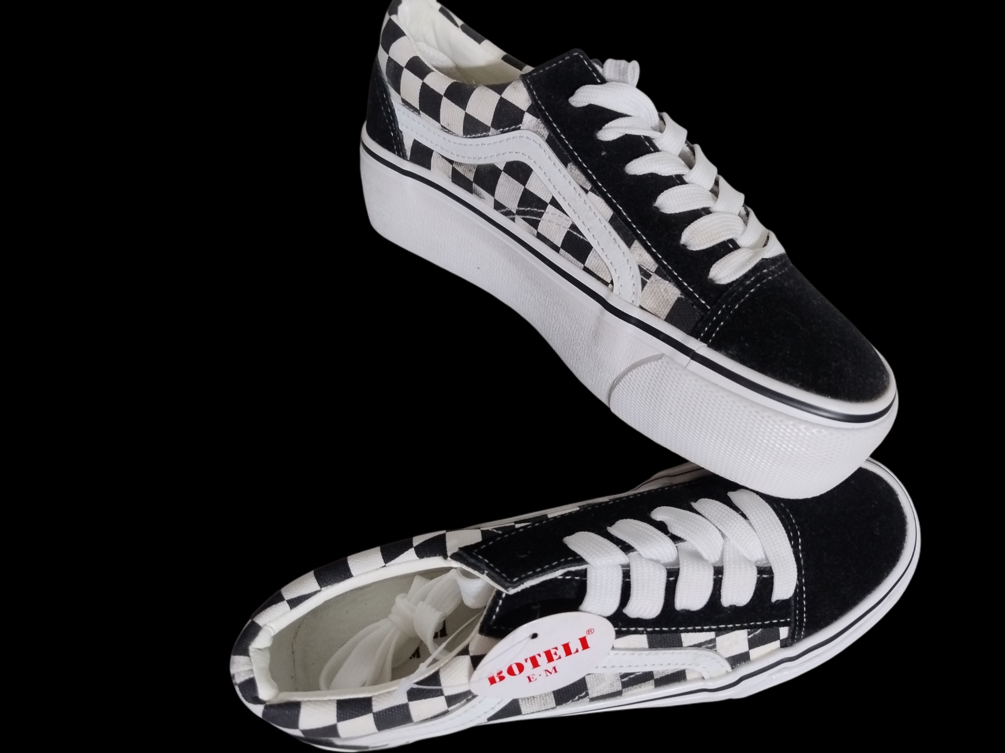 Zapatillas negras de cuadros 36