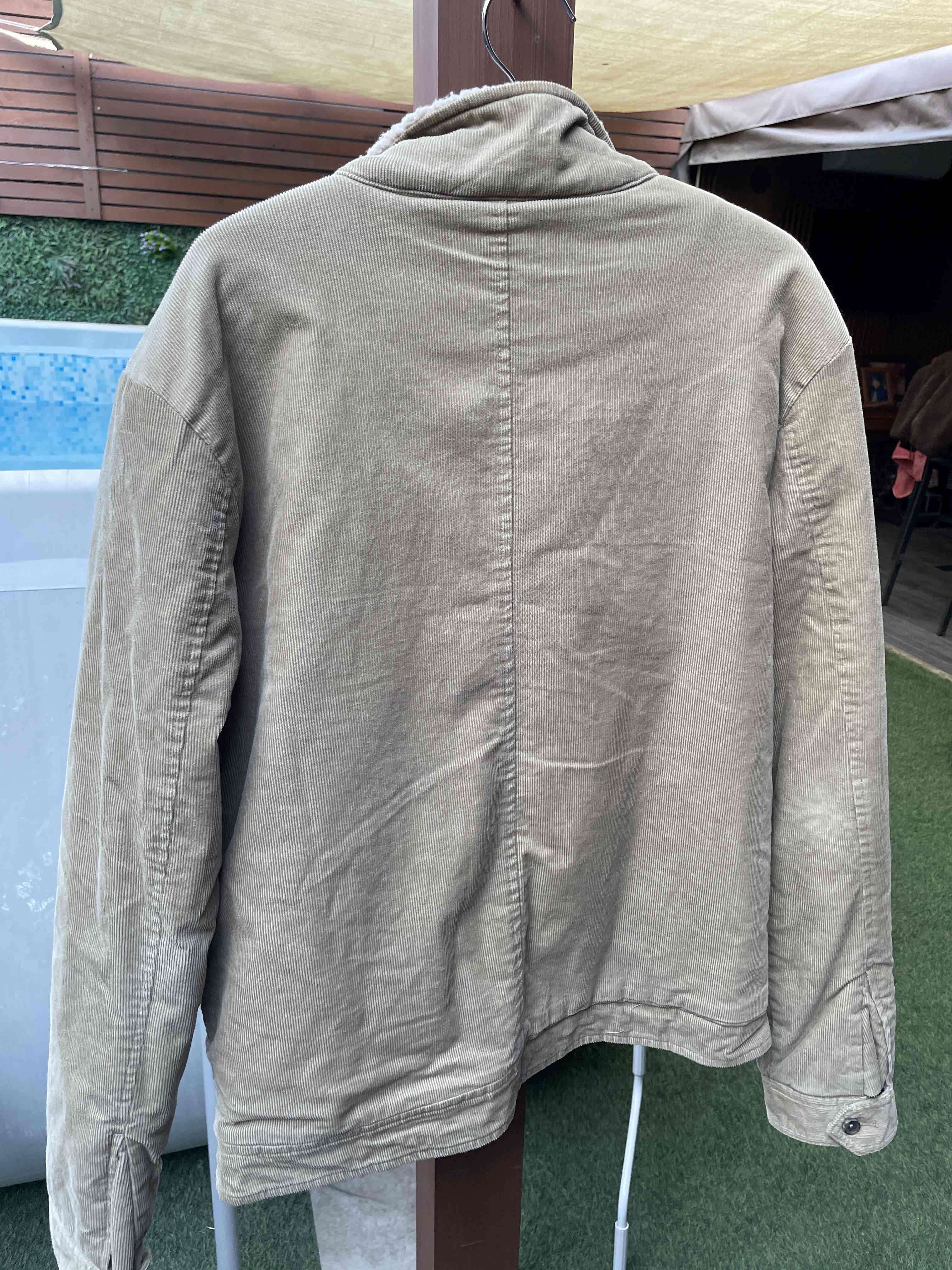 Chaqueta beige con forro de corderito - miniatura 3