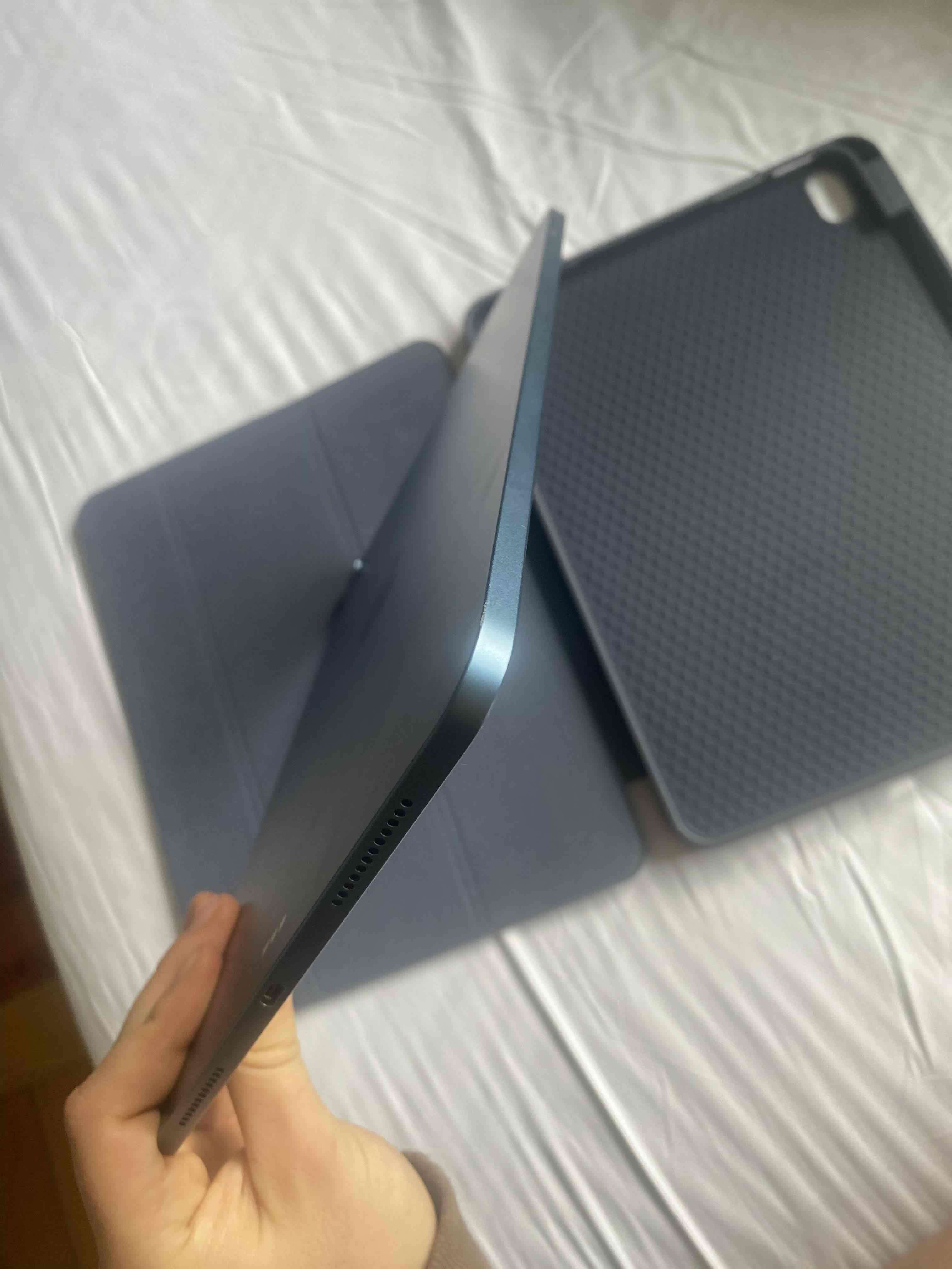 iPad Air 5 generación azul (chip m1) - miniatura 4