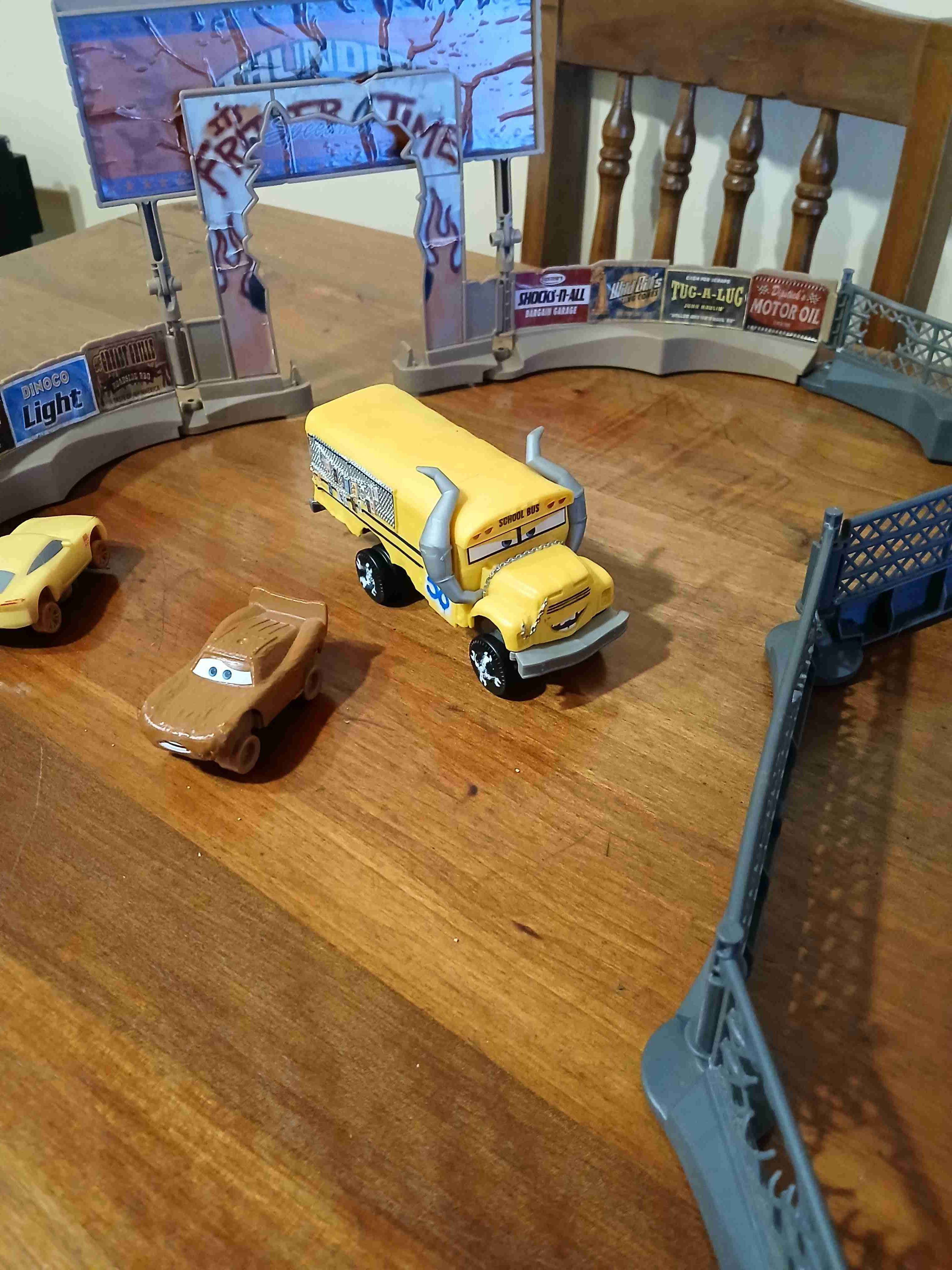 Juguetes Cars miniaturas con pista - miniatura 2