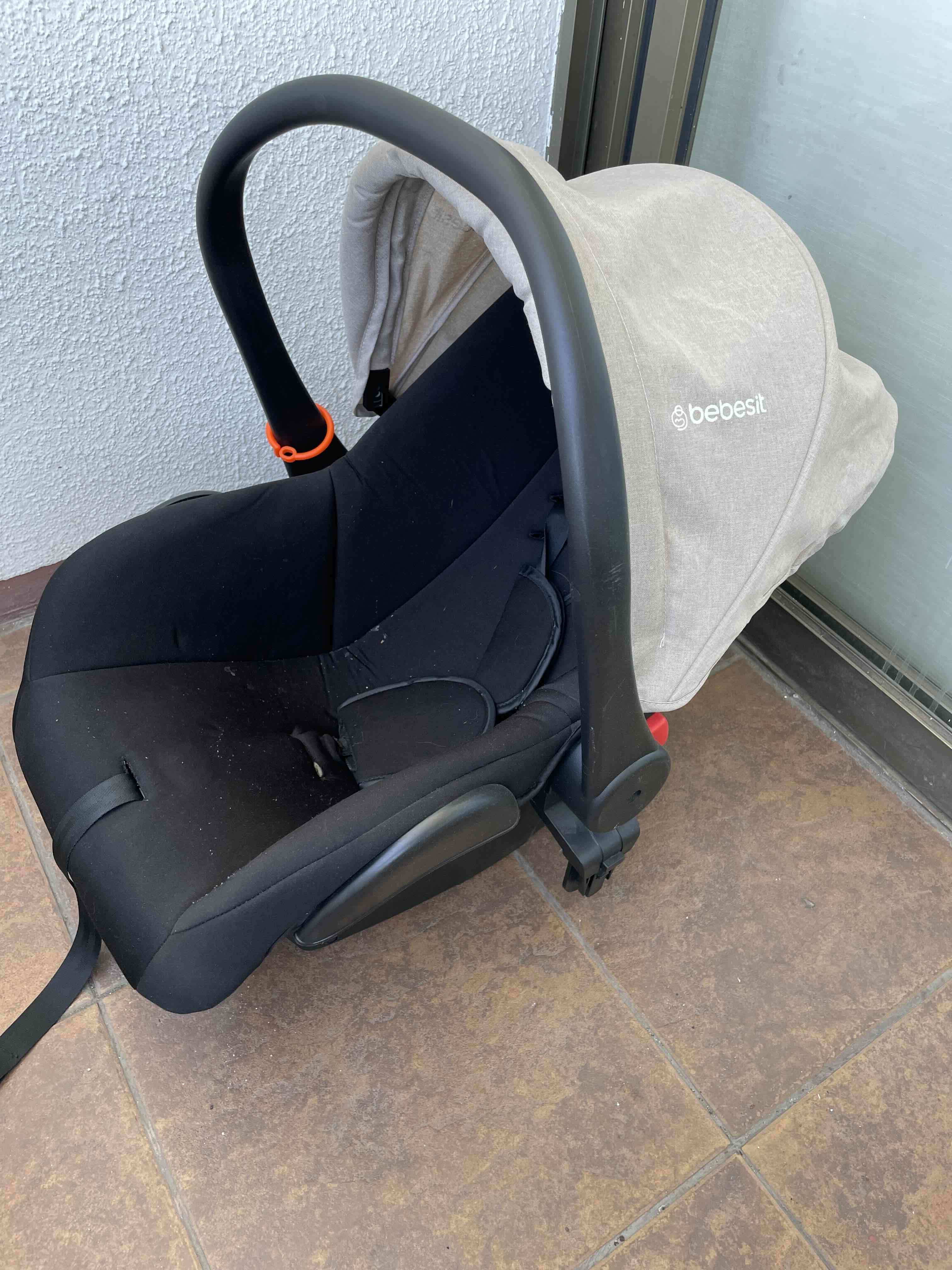 Silla de auto para bebé negra - miniatura 2