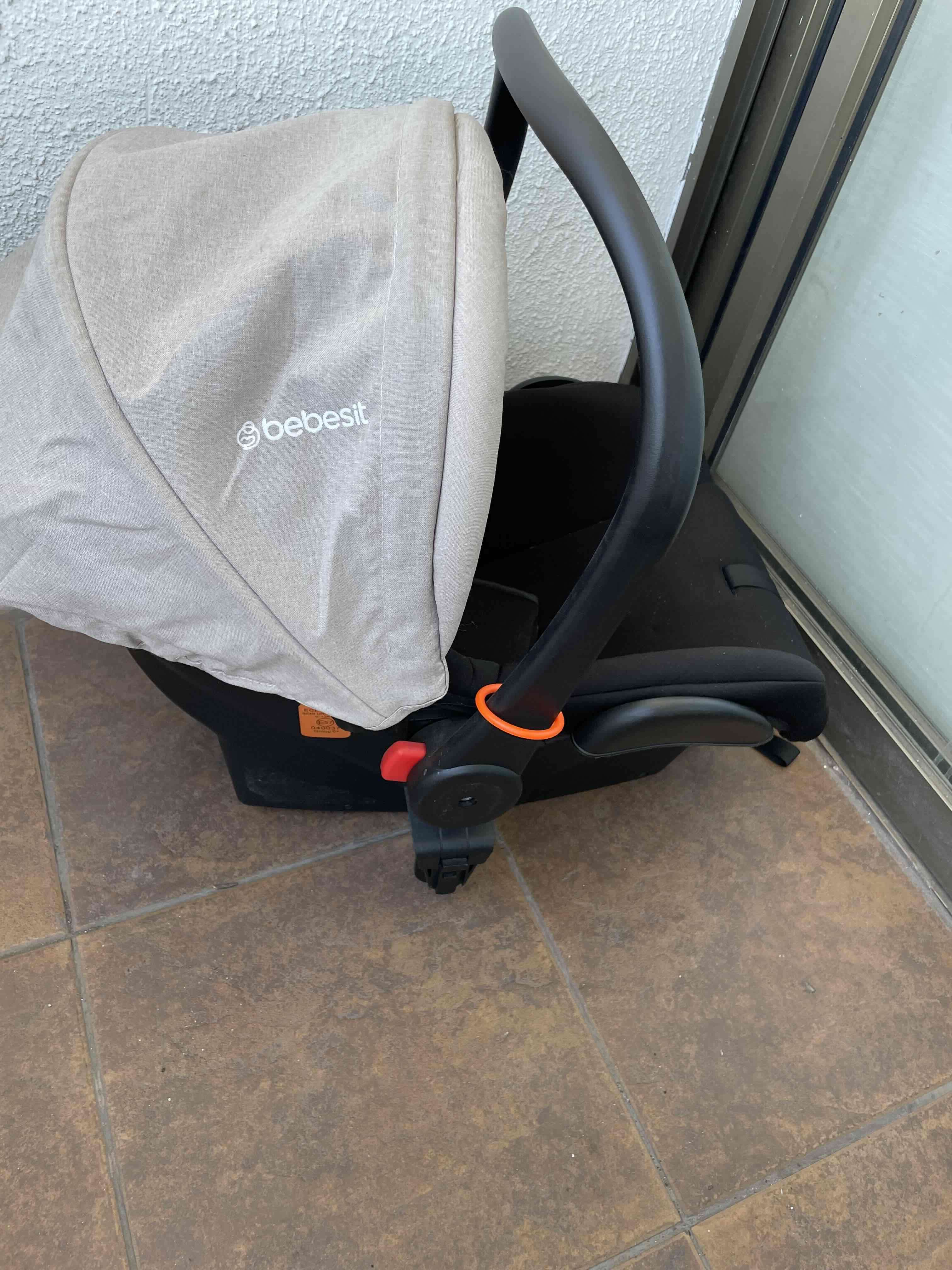 Silla de auto para bebé negra - miniatura 3