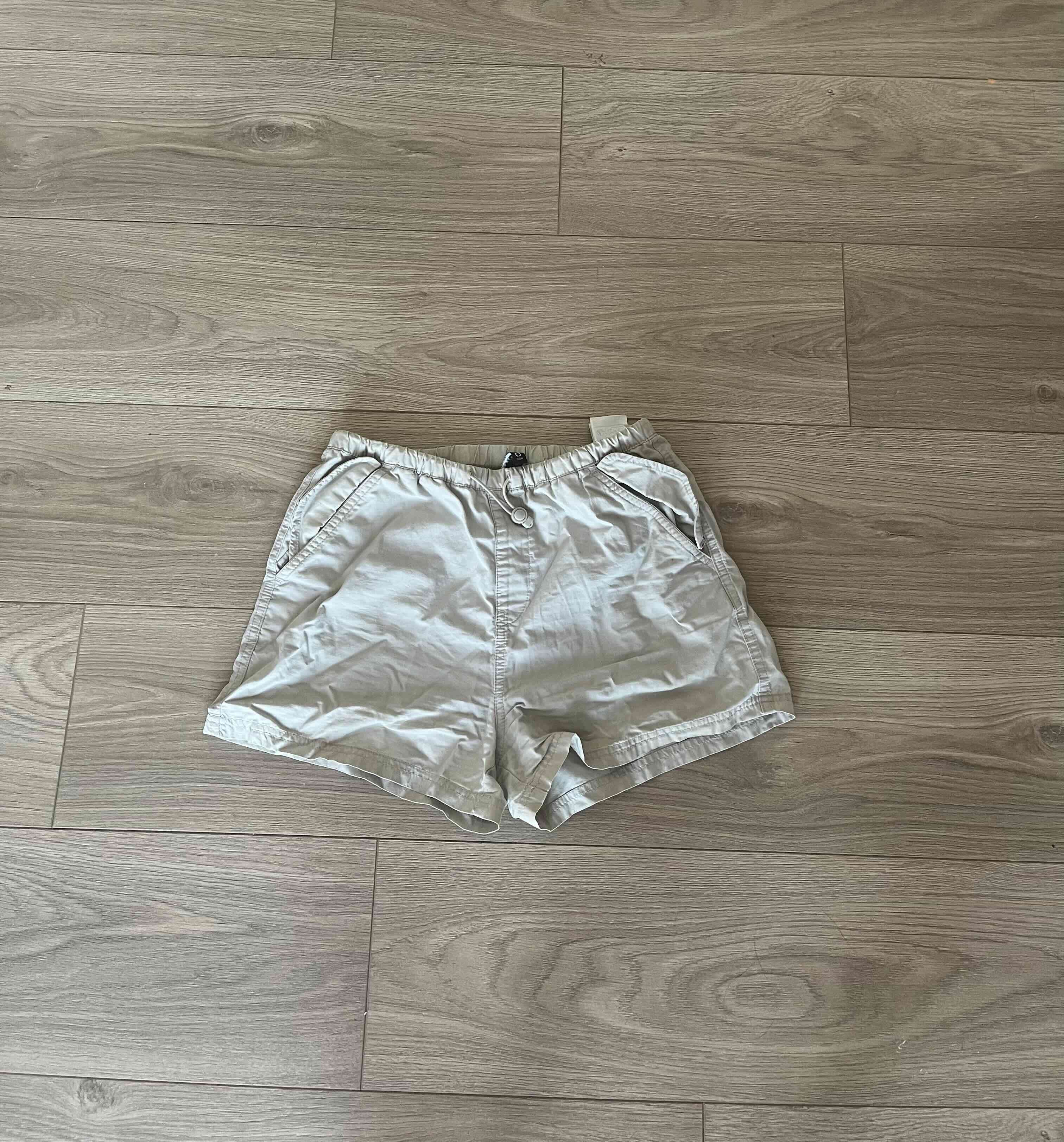 Shorts beige de algodón
