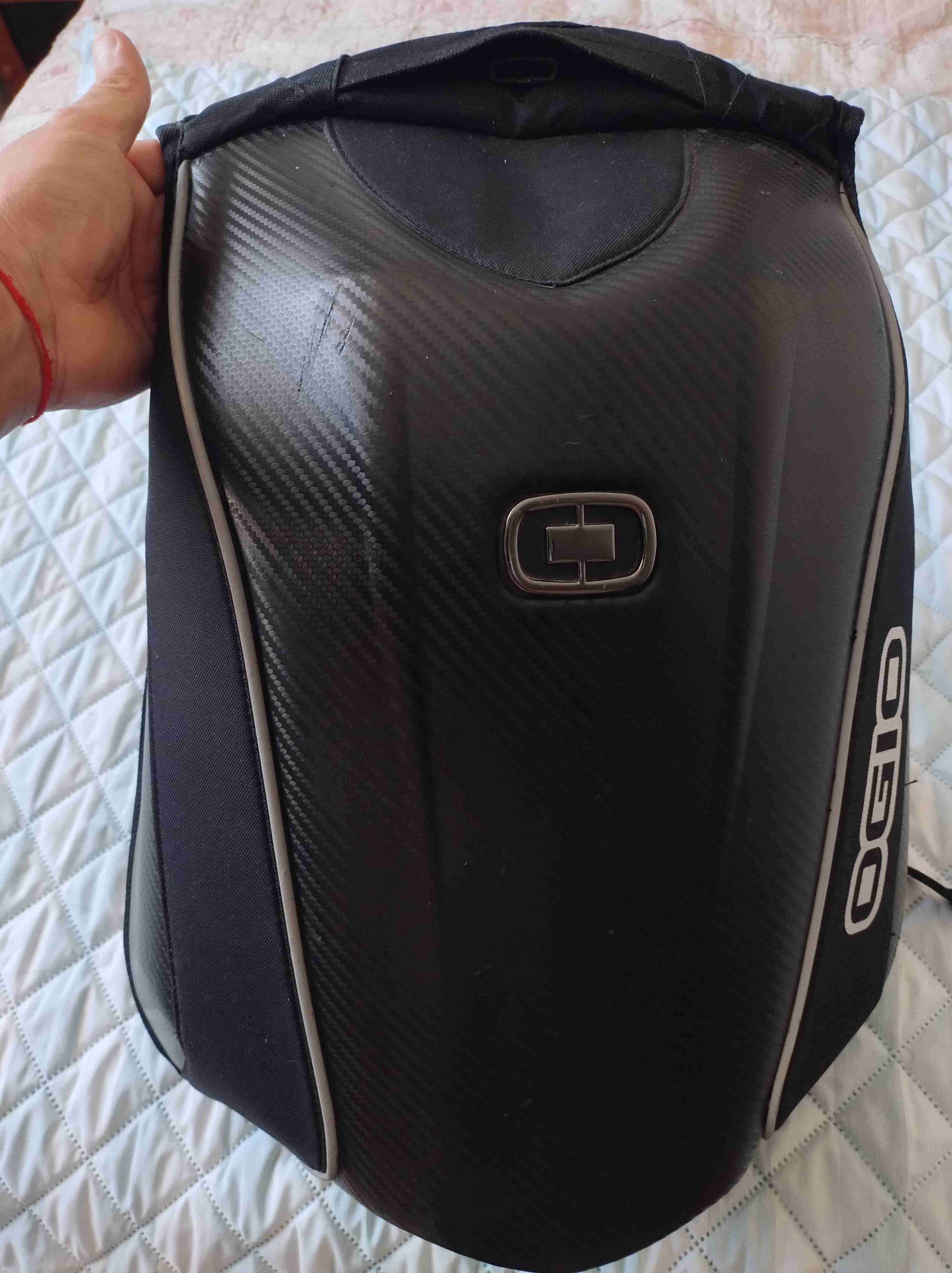 Mochila rígida Ogio negra