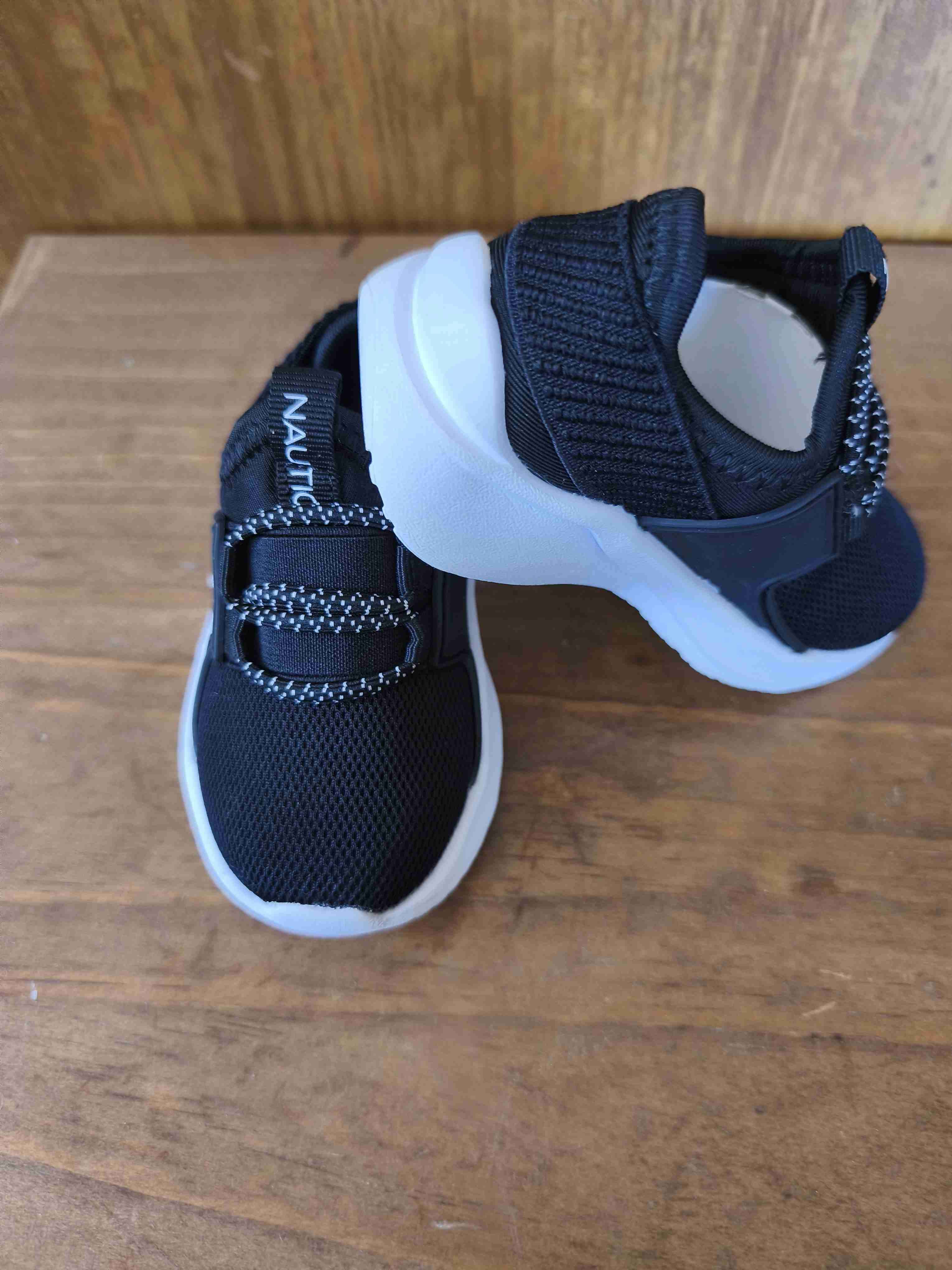 Zapatos para bebé rosados y dorados - miniatura 3