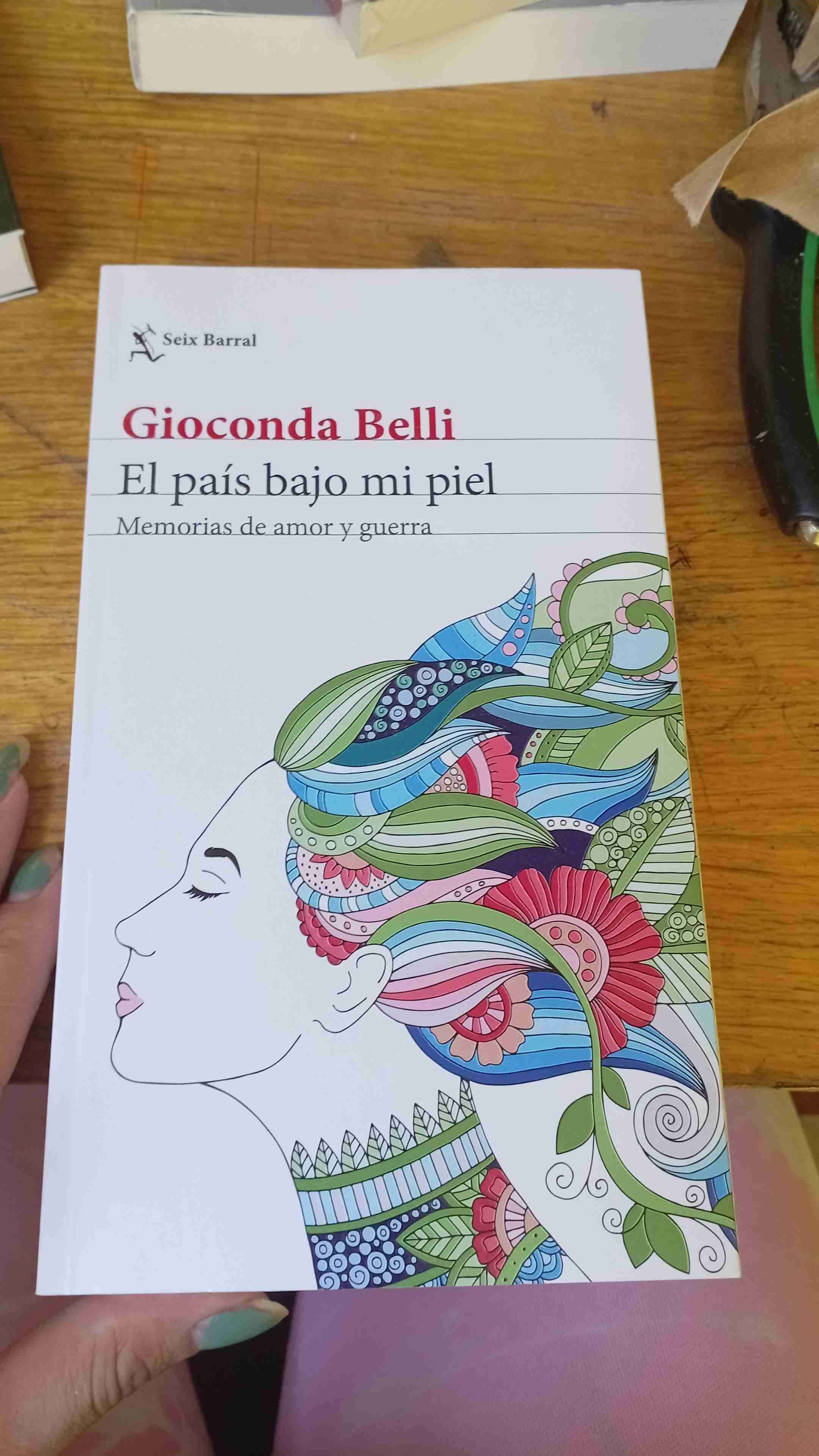 El país bajo mi piel - Libro